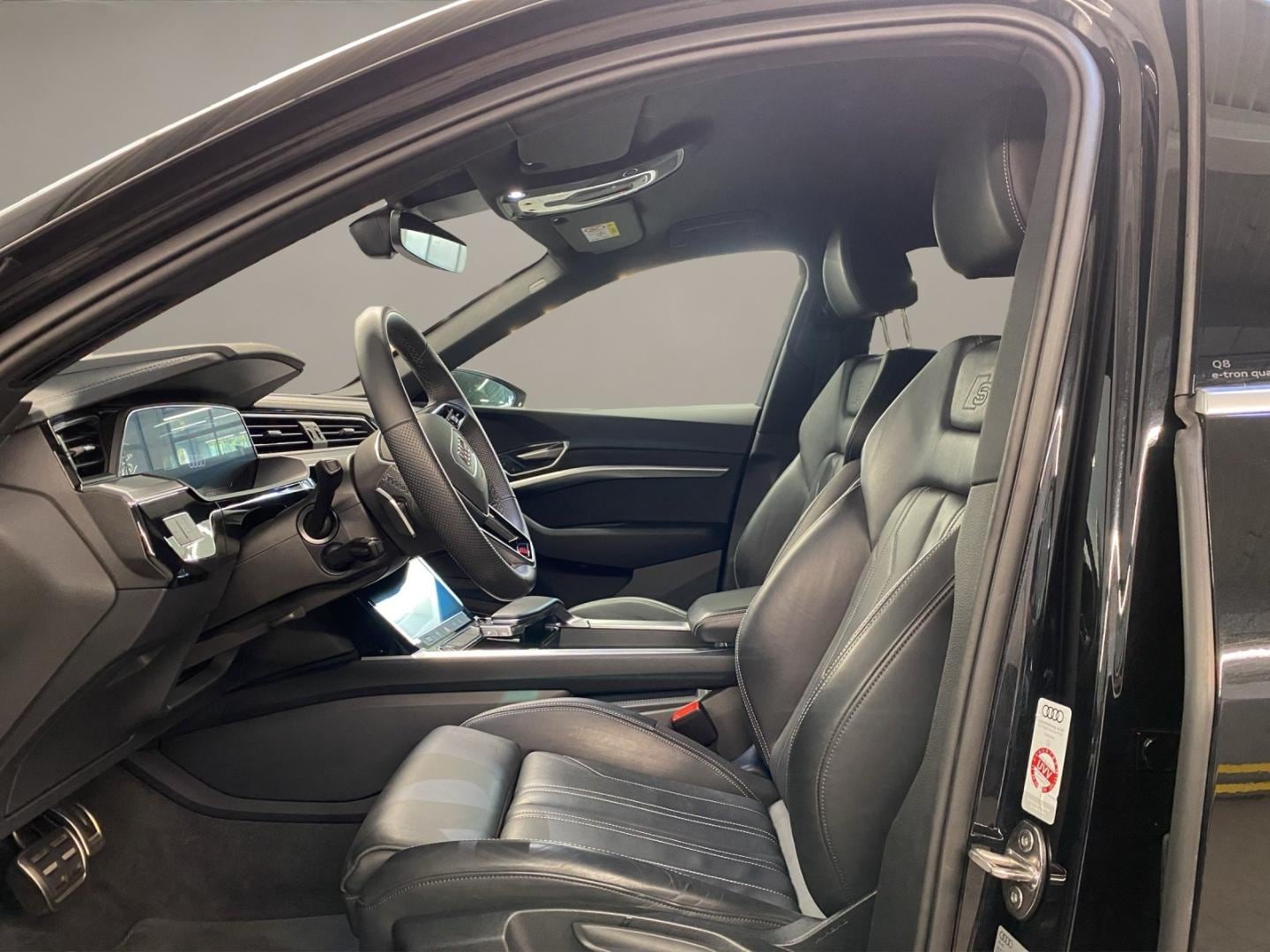 Bild über Audi Q8 e-tron advanced 50 e-tron quattro - für weitere Informationen kontaktieren Sie den Audi Partner