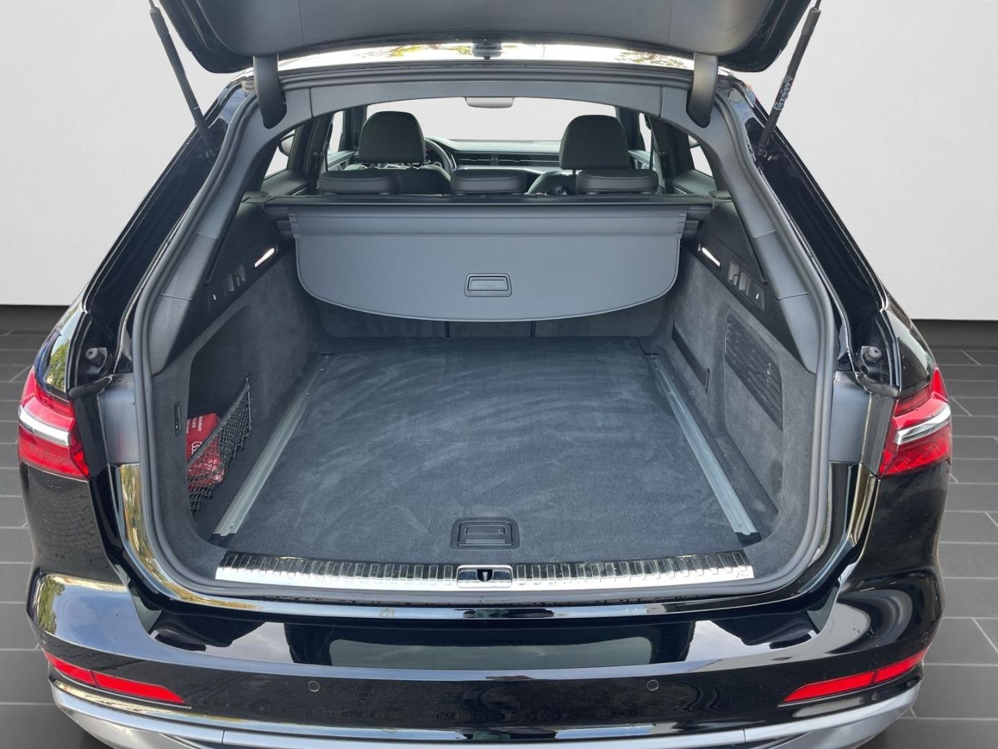 Bild über Audi A6 Avant S line 40 TDI quattro S tronic - für weitere Informationen kontaktieren Sie den Audi Partner