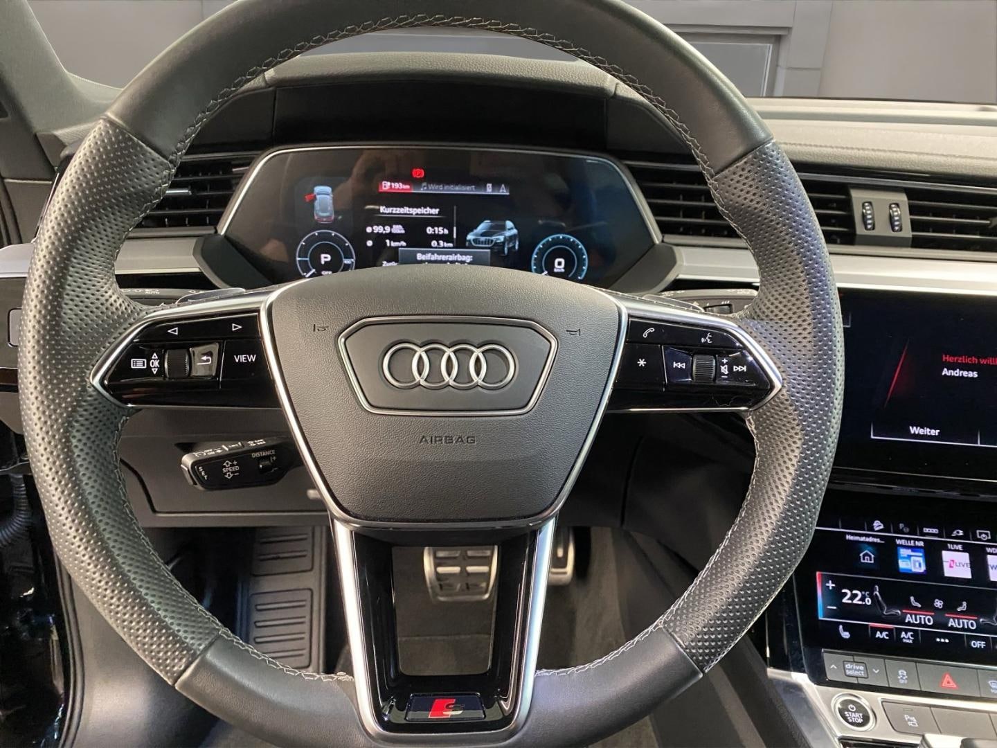 Bild über Audi Q8 e-tron advanced 50 e-tron quattro - für weitere Informationen kontaktieren Sie den Audi Partner