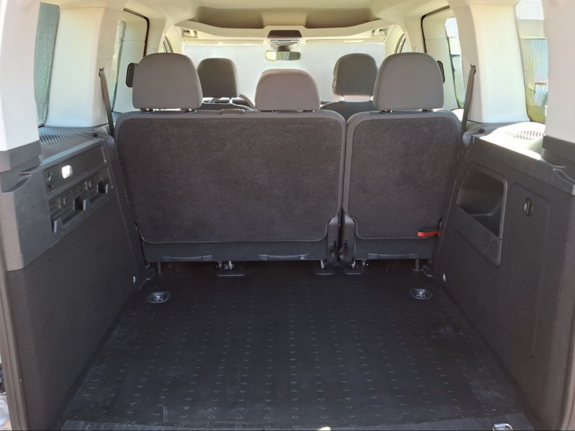 Volkswagen Caddy Kombi Basis-Modell