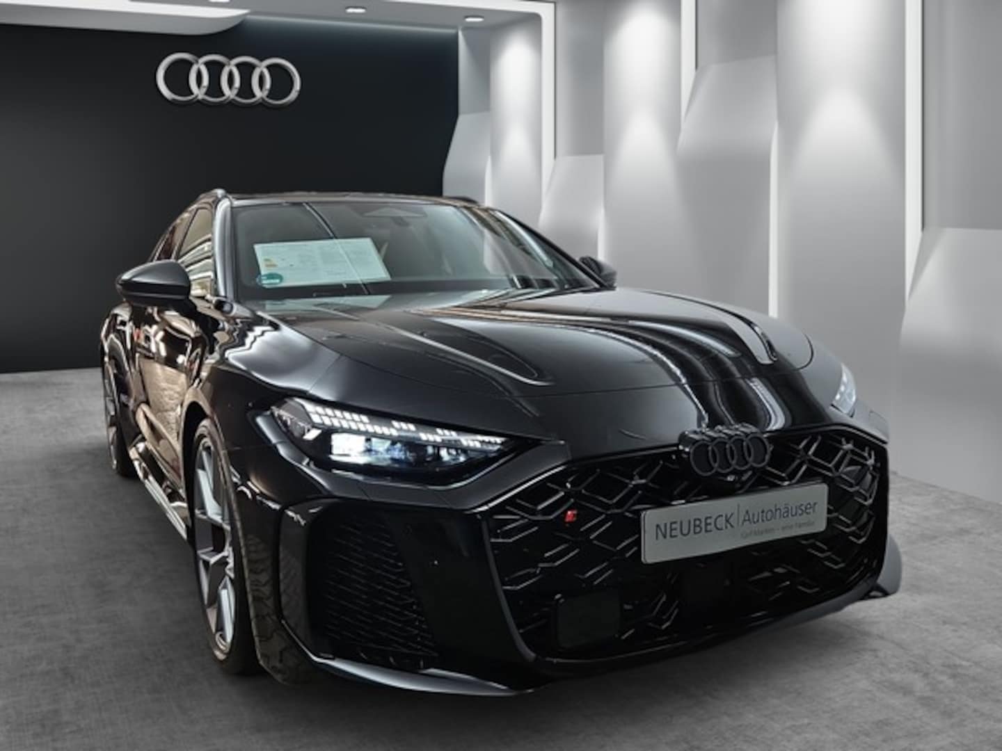 Bild über Audi RS 5 Avant TFSI quattro 470 kW tiptronic - für weitere Informationen kontaktieren Sie den Audi Partner