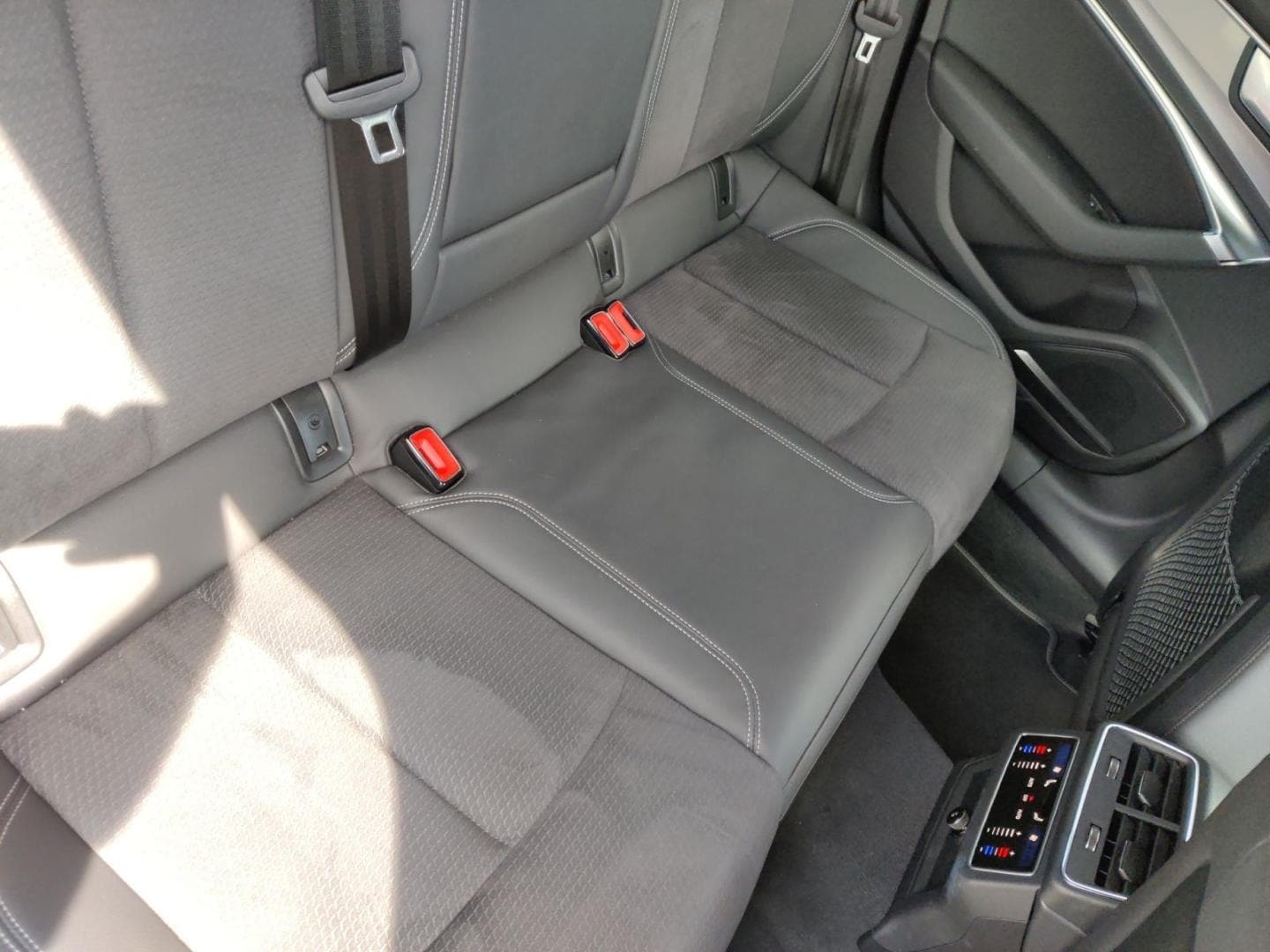 Bild über Audi S6 Avant TDI quattro tiptronic - für weitere Informationen kontaktieren Sie den Audi Partner