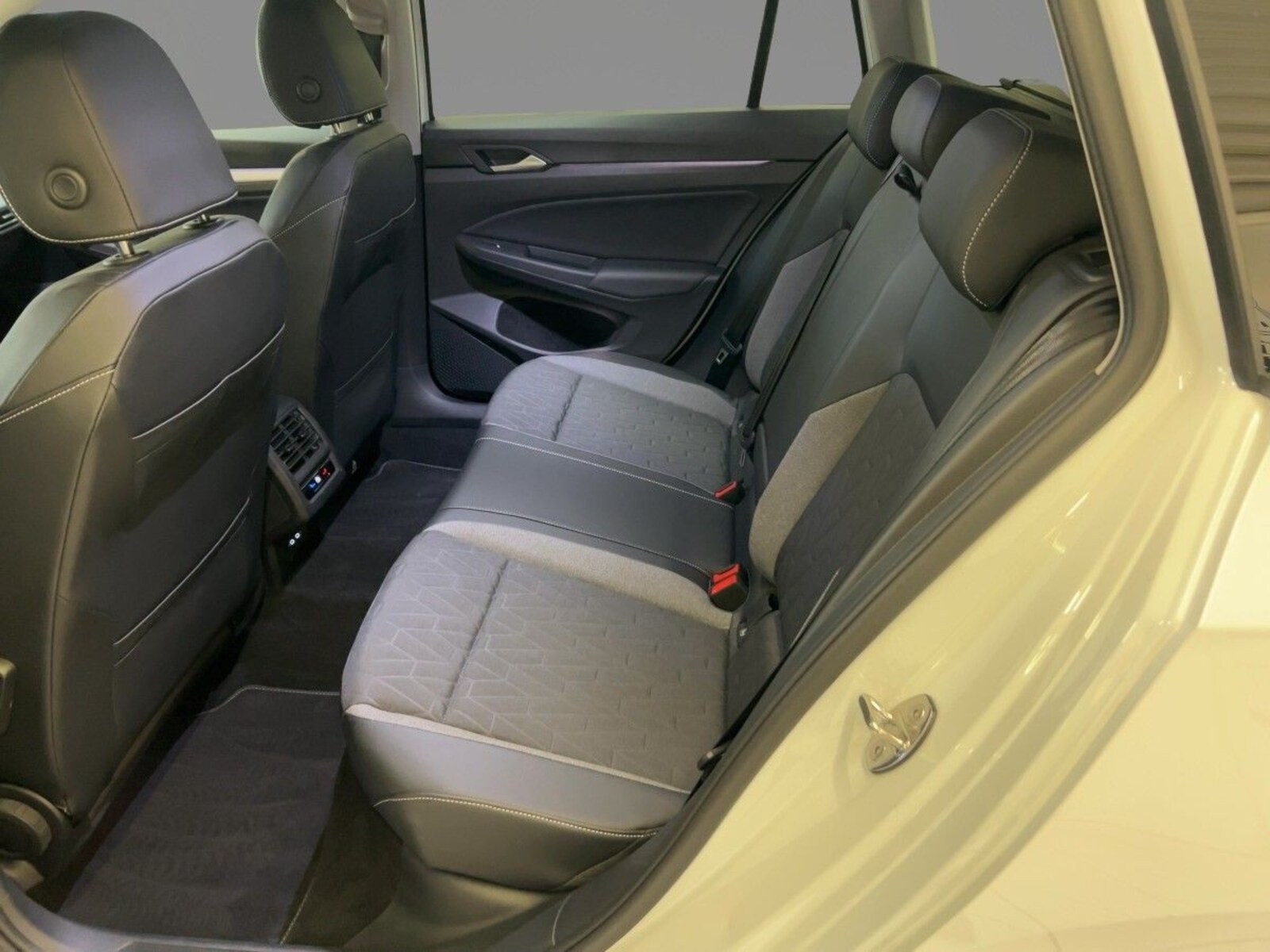 Volkswagen Golf Variant – Bild 9