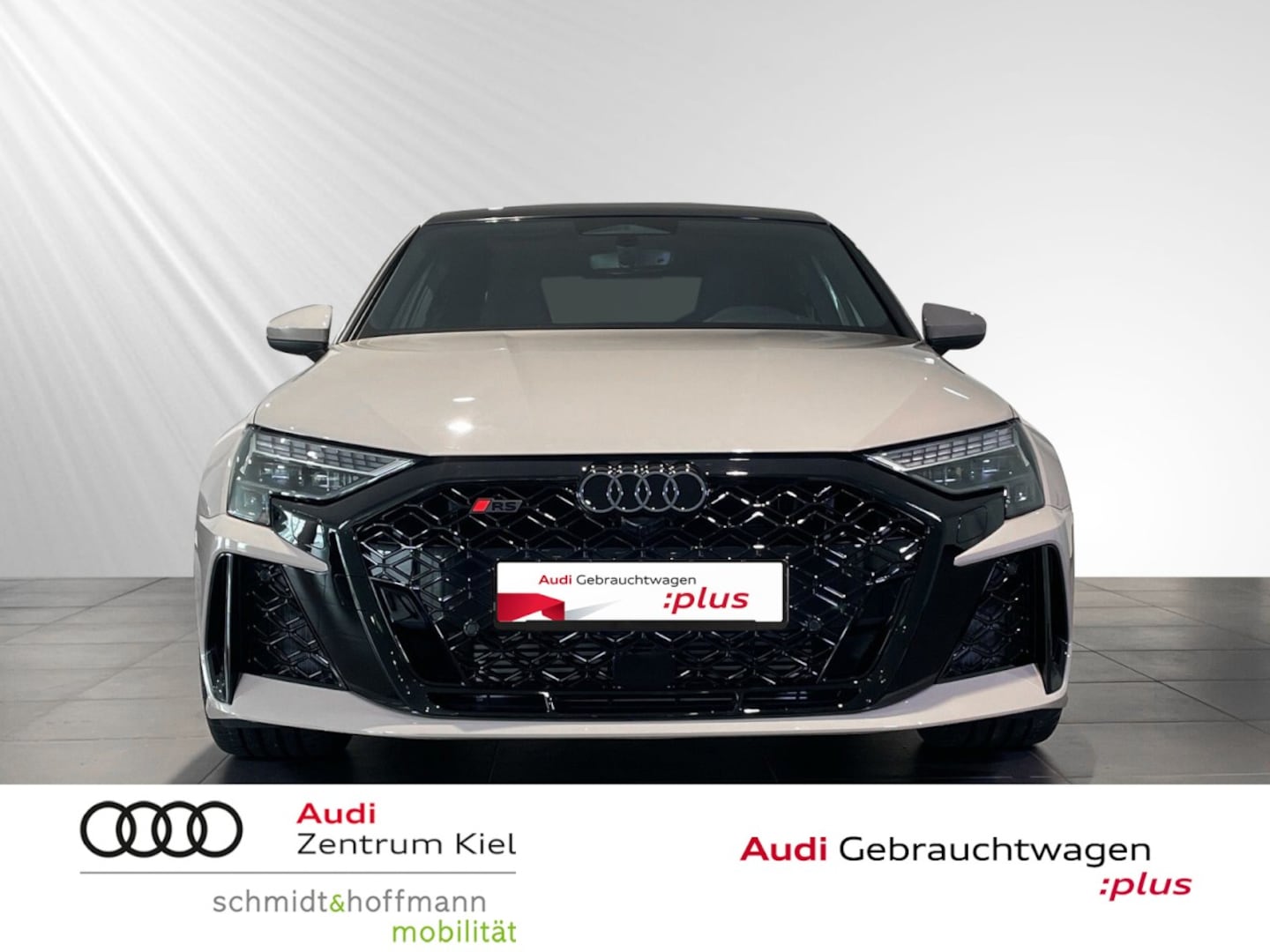 Bild über Audi RS 3 Limousine TFSI quattro 294 kW S tronic - für weitere Informationen kontaktieren Sie den Audi Partner
