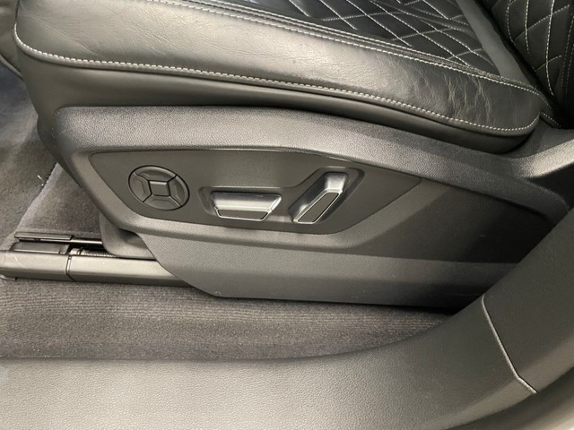Audi SQ8 SUV