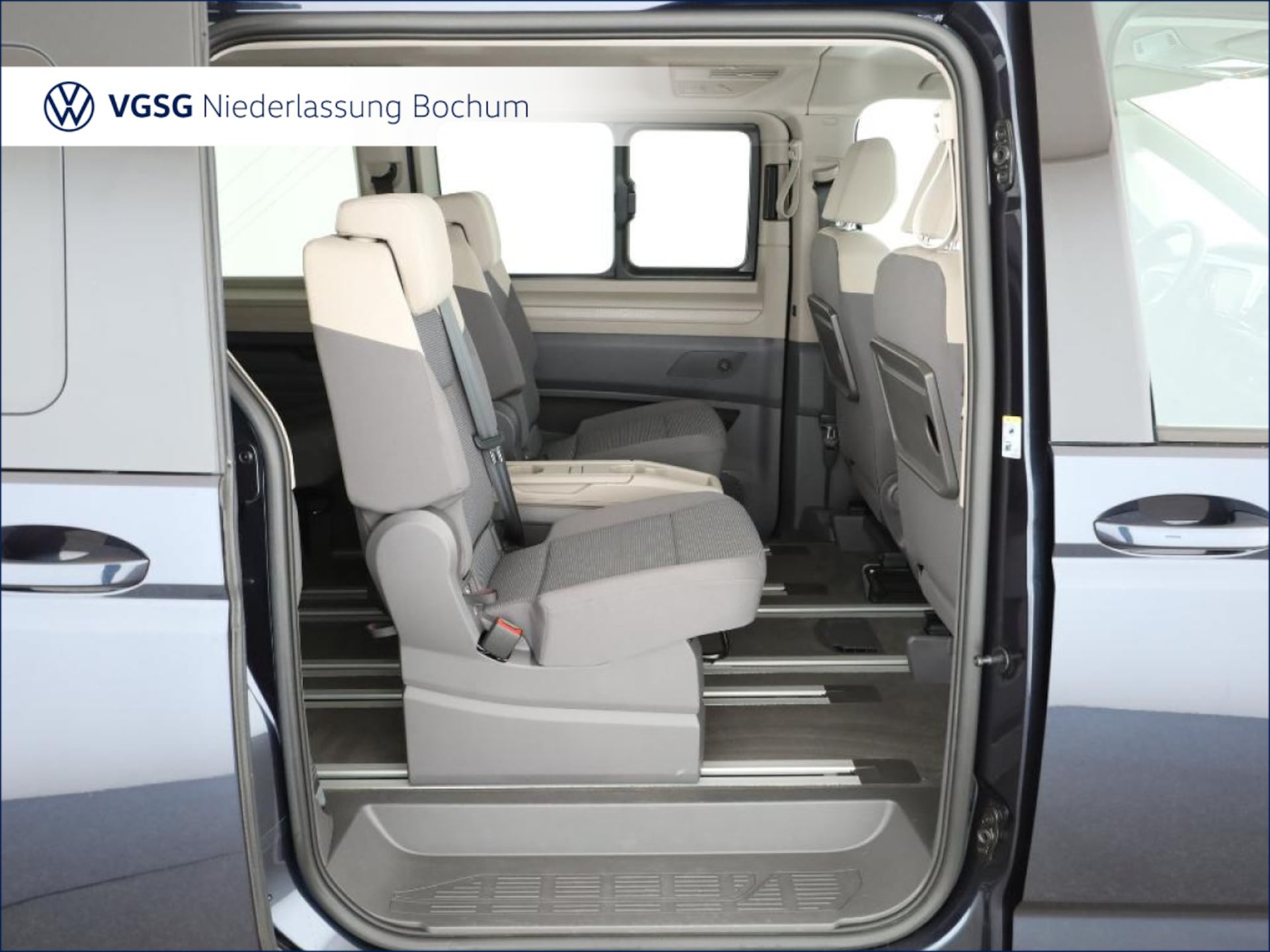 Volkswagen Multivan Langversion Basis-Modell