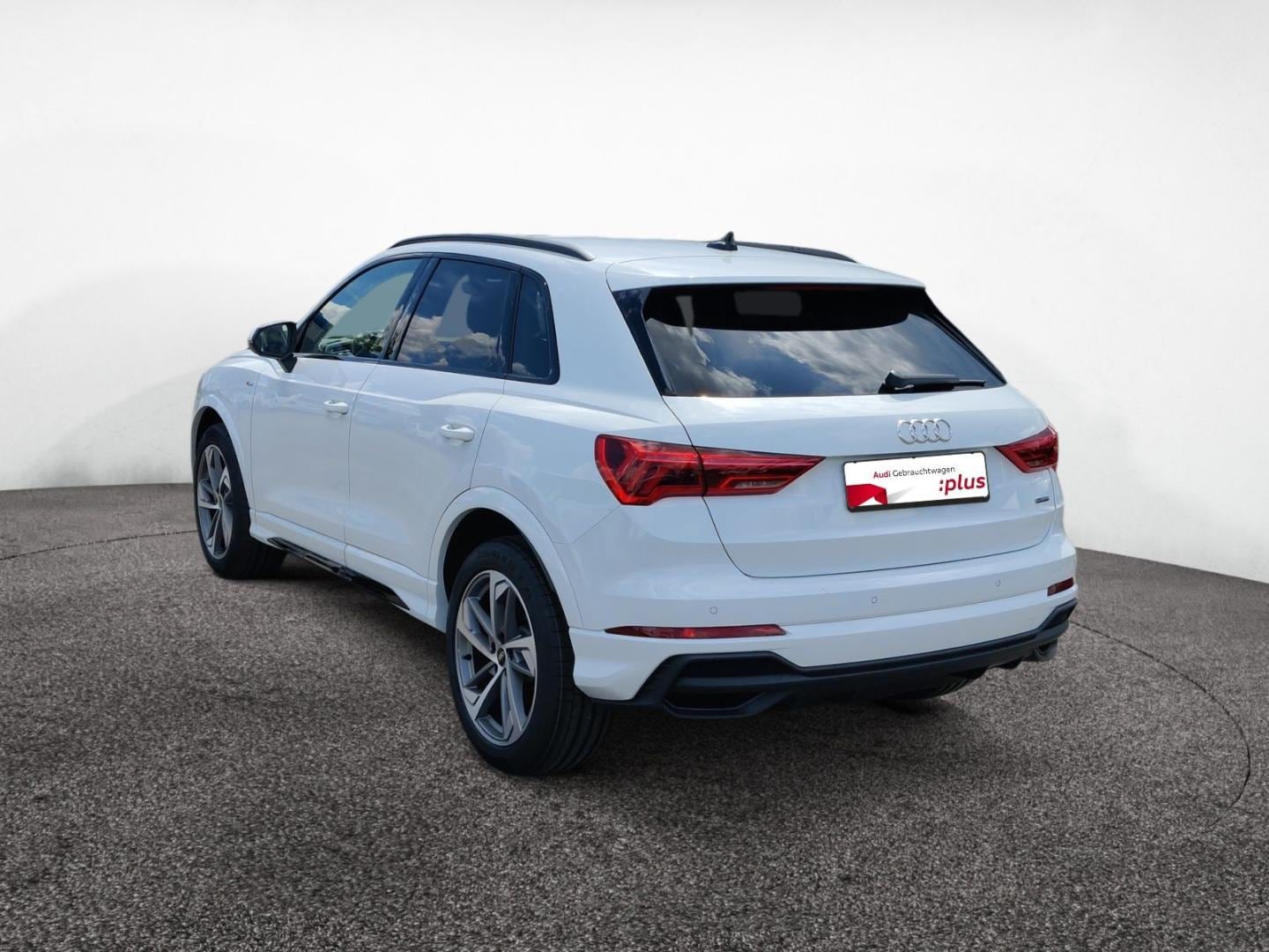 Bild über Audi Q3 TFSI quattro 140 kW S tronic - für weitere Informationen kontaktieren Sie den Audi Partner