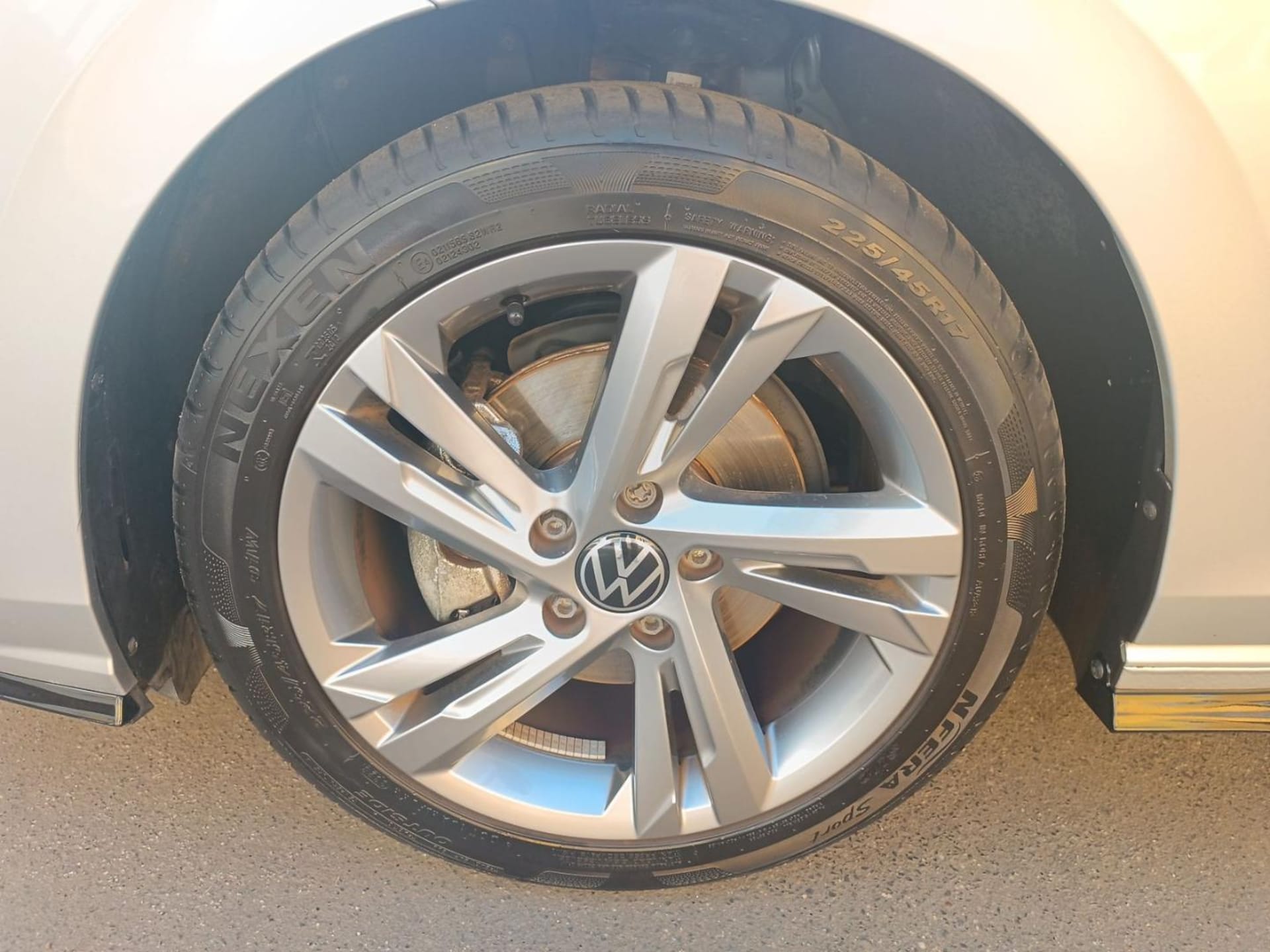 Volkswagen Golf R-Line