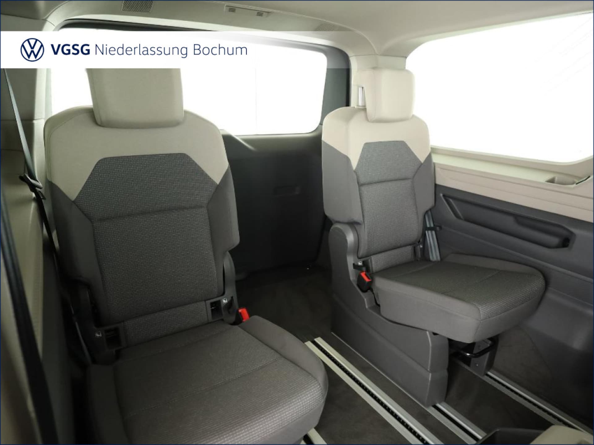 Volkswagen Multivan Langversion Basis-Modell