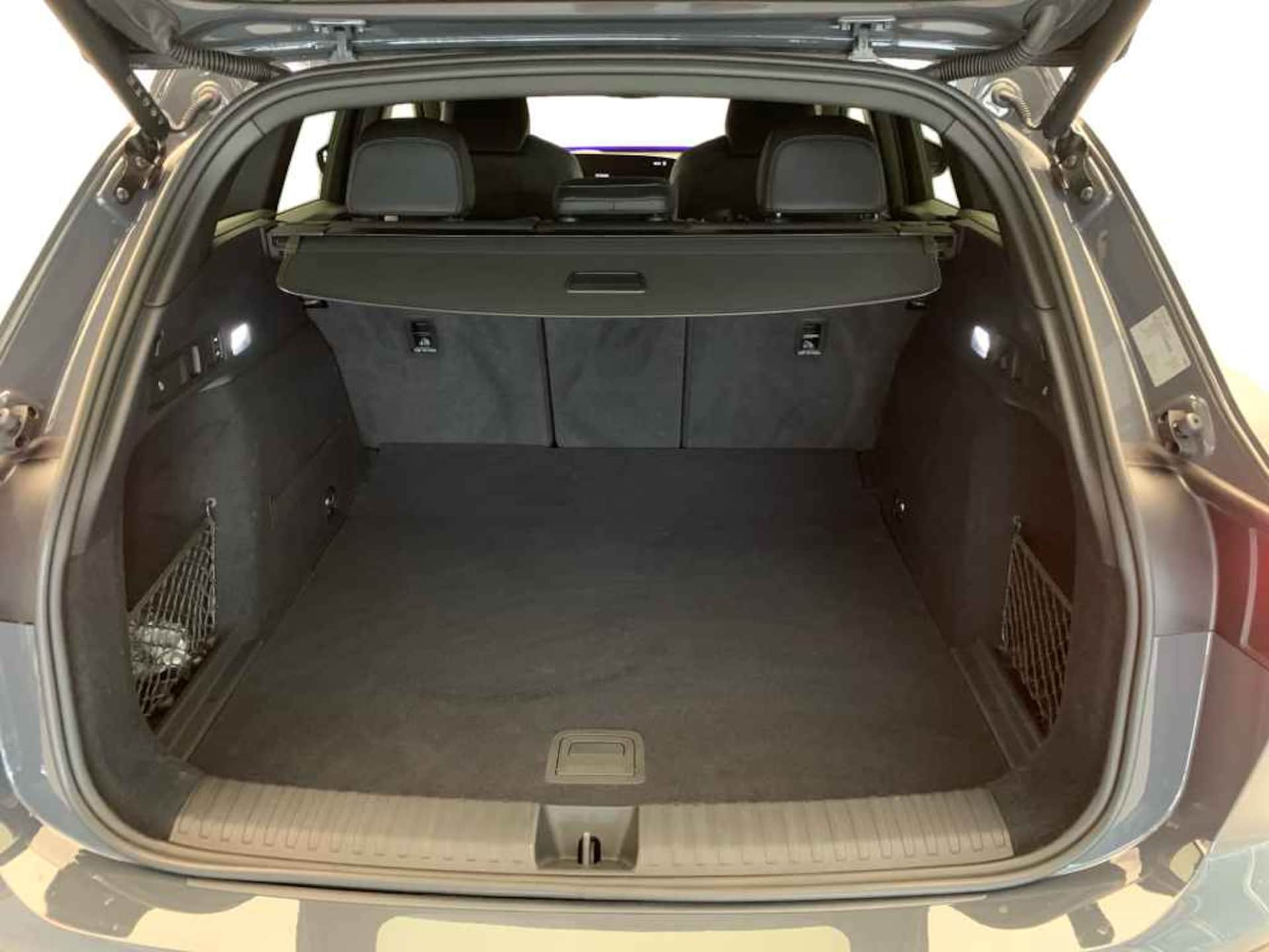 Audi SQ6 SUV e-tron