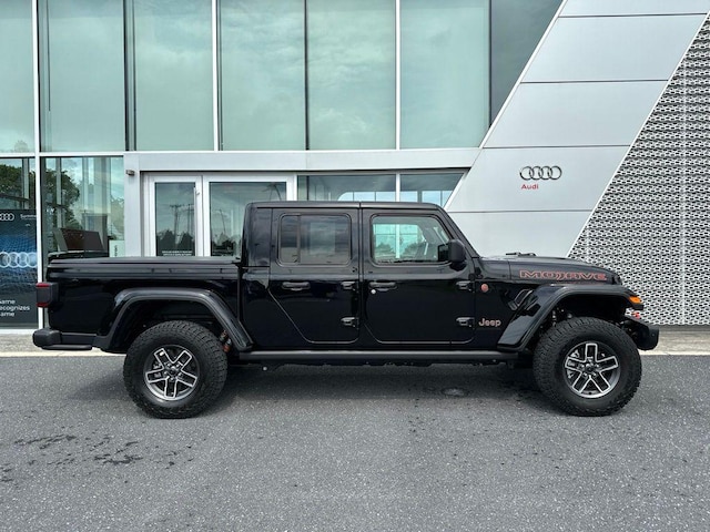 2025 Jeep Gladiator