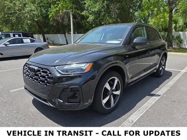 2022 Audi Q5 45 Premium Plus's photo