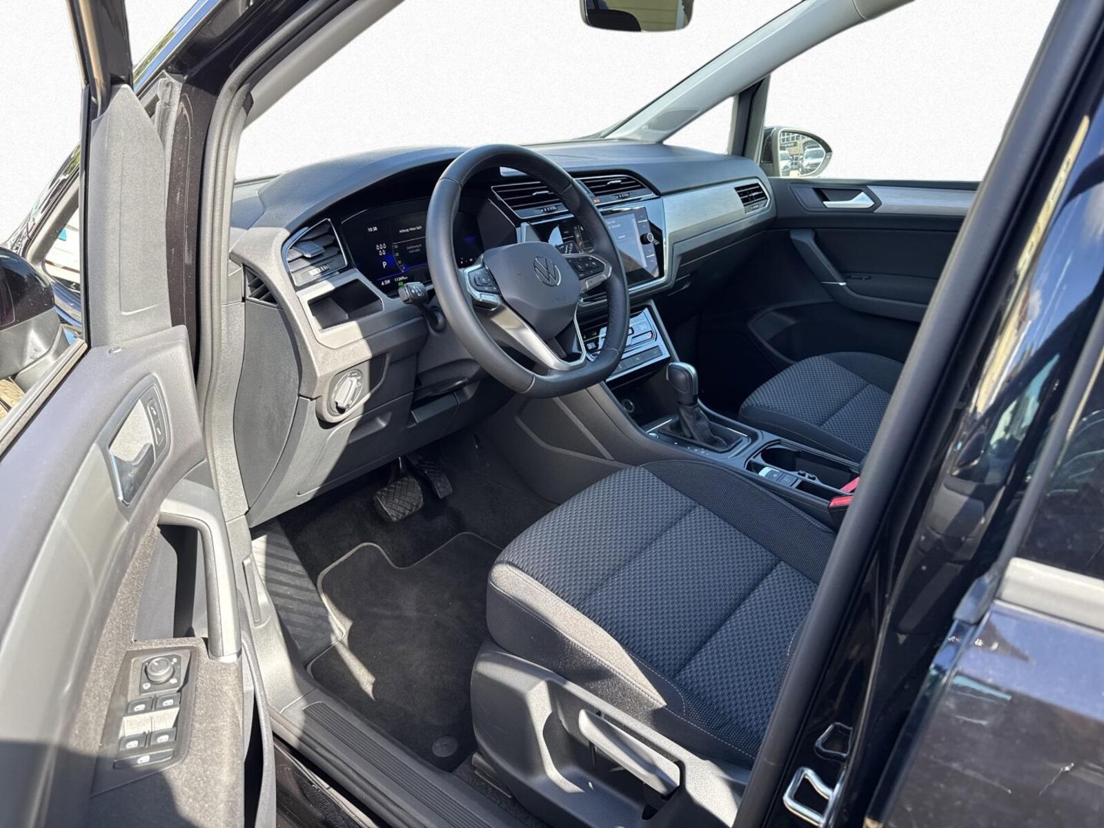Volkswagen Touran – Bild 11