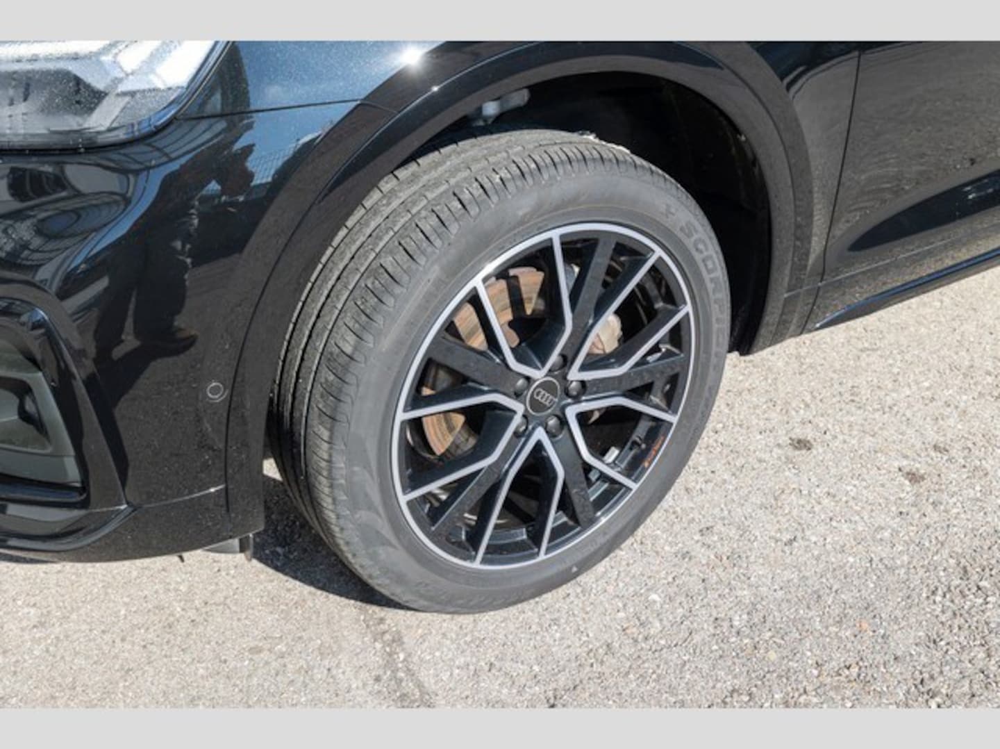 Bild über Audi Q5 40 TFSI quattro S tronic - für weitere Informationen kontaktieren Sie den Audi Partner
