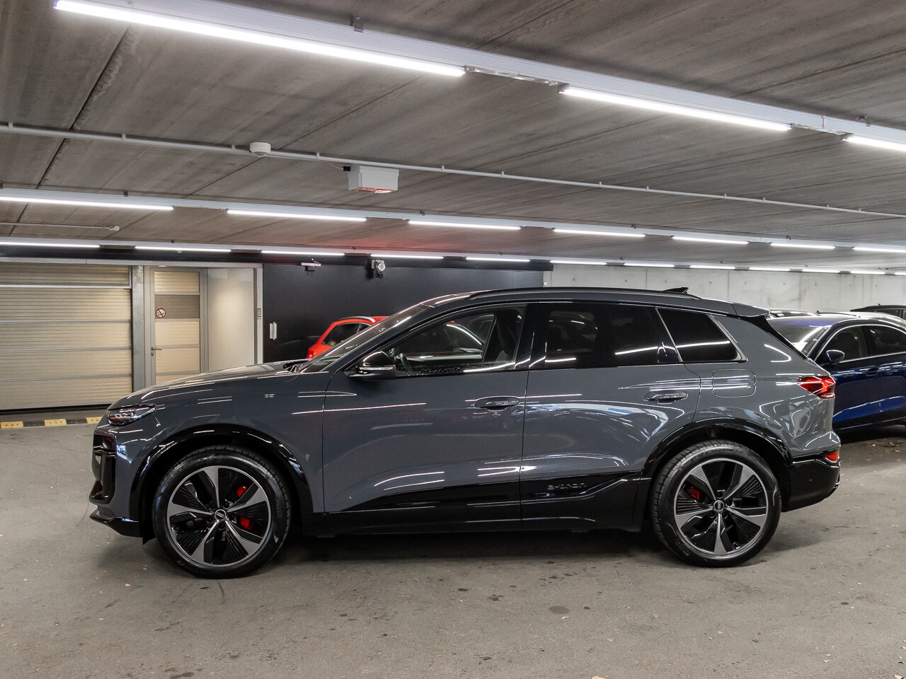 Image about Audi Q6 SUV e-tron e-tron quattro