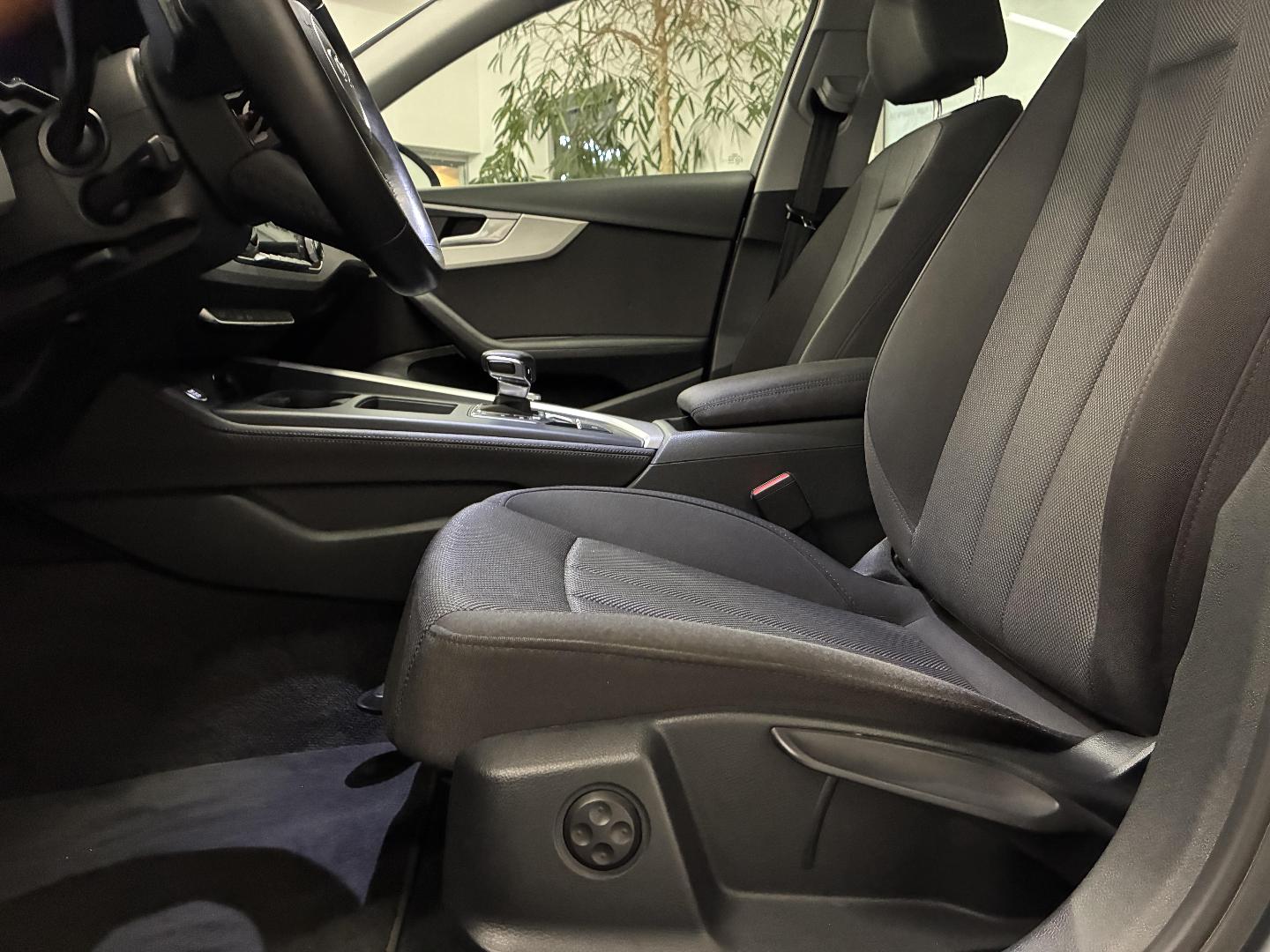 Image about Audi A4 Avant Design 35 TDI 120 kW (163 ch) S tronic