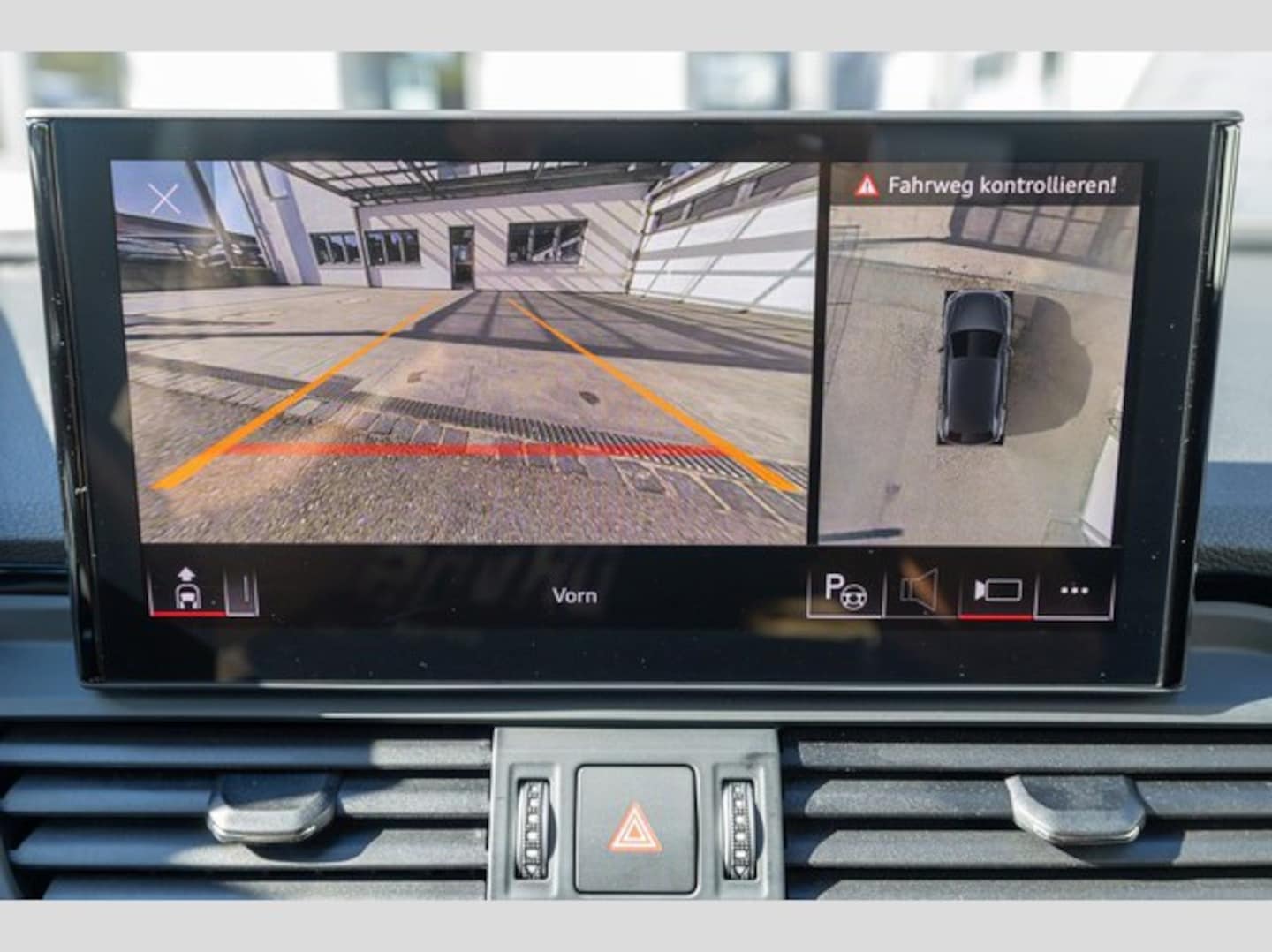 Bild über Audi Q5 40 TFSI quattro S tronic - für weitere Informationen kontaktieren Sie den Audi Partner
