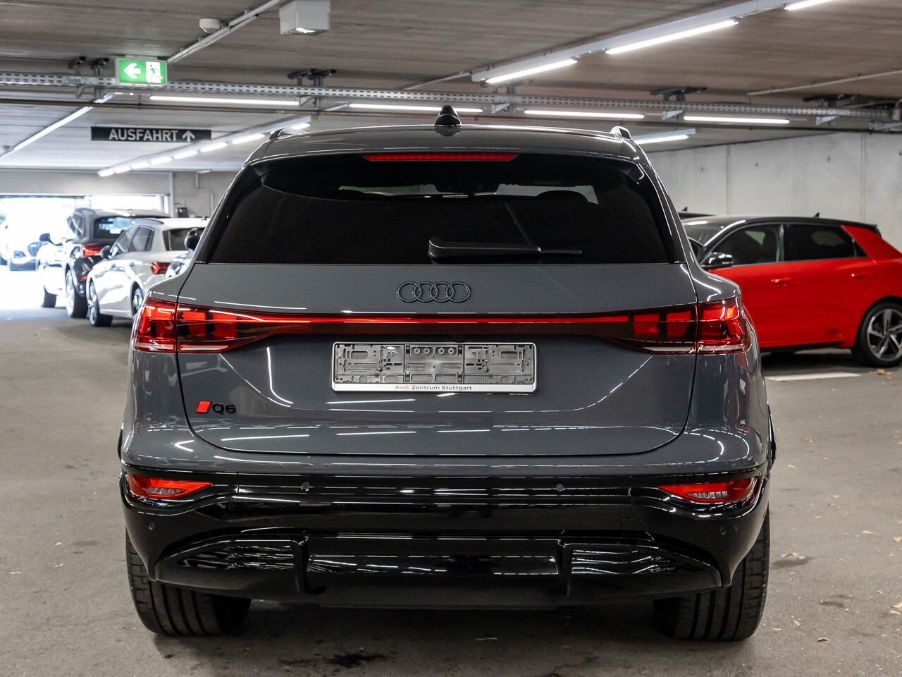 Image about Audi Q6 SUV e-tron e-tron quattro