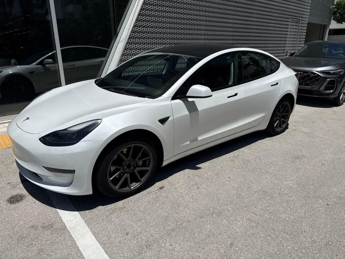 2023 Tesla Model 3 -'s photo