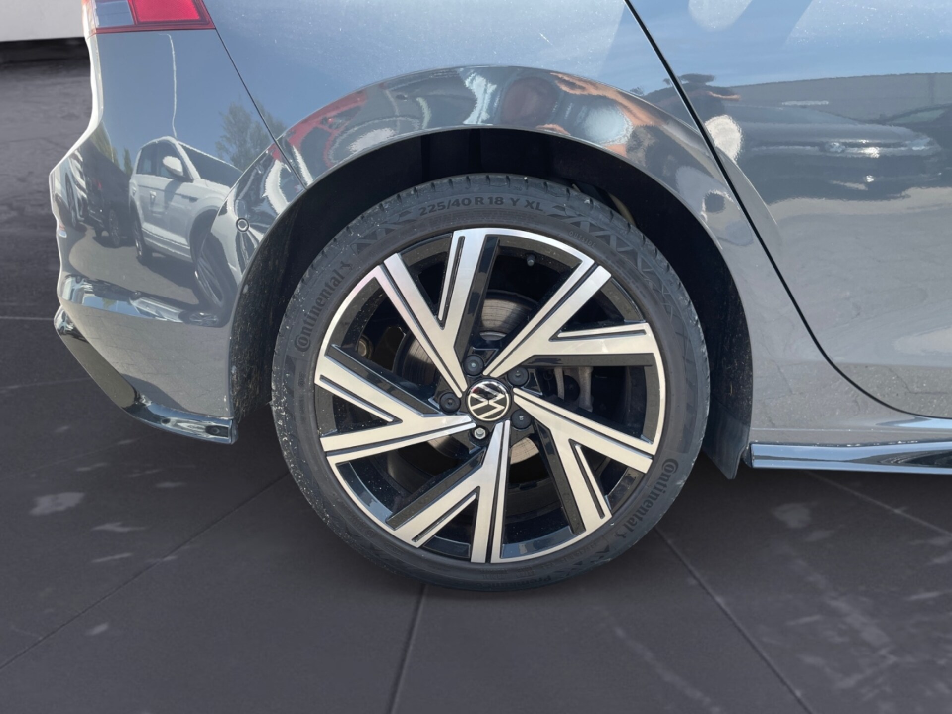 Volkswagen Golf R-Line