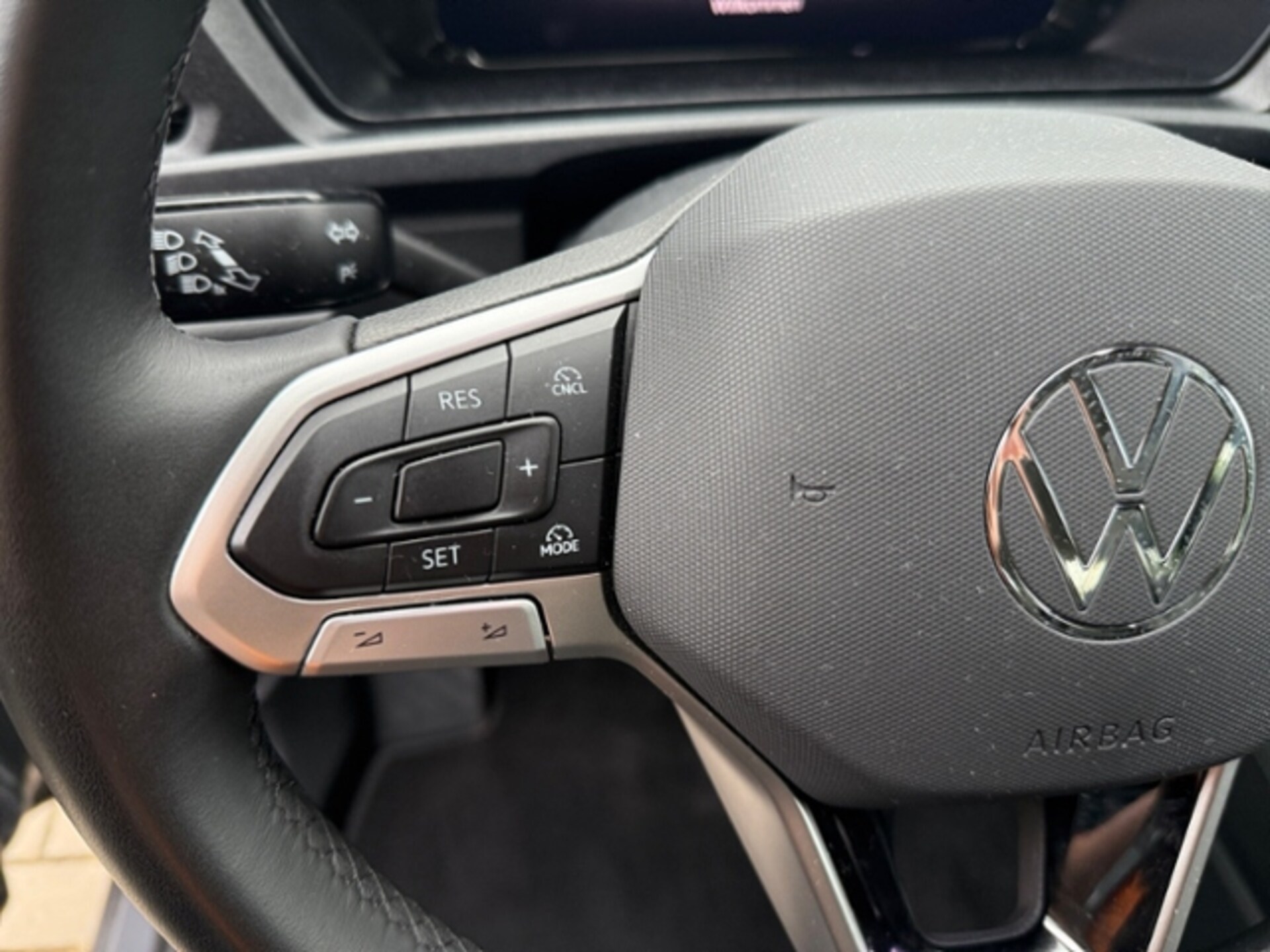 Volkswagen Caddy Basis-Modell
