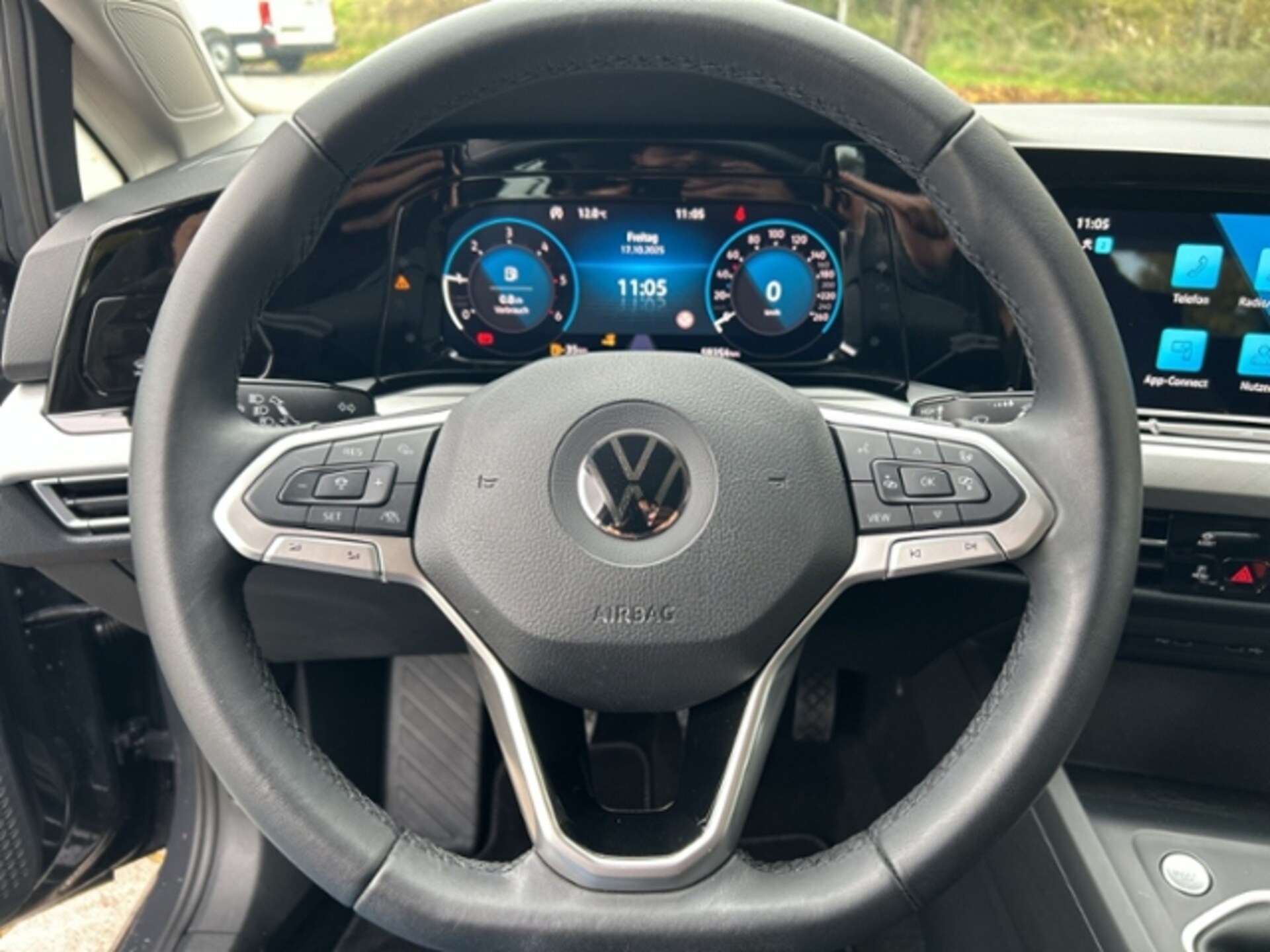 Volkswagen Golf Life