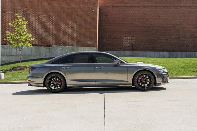 2022 Audi S8