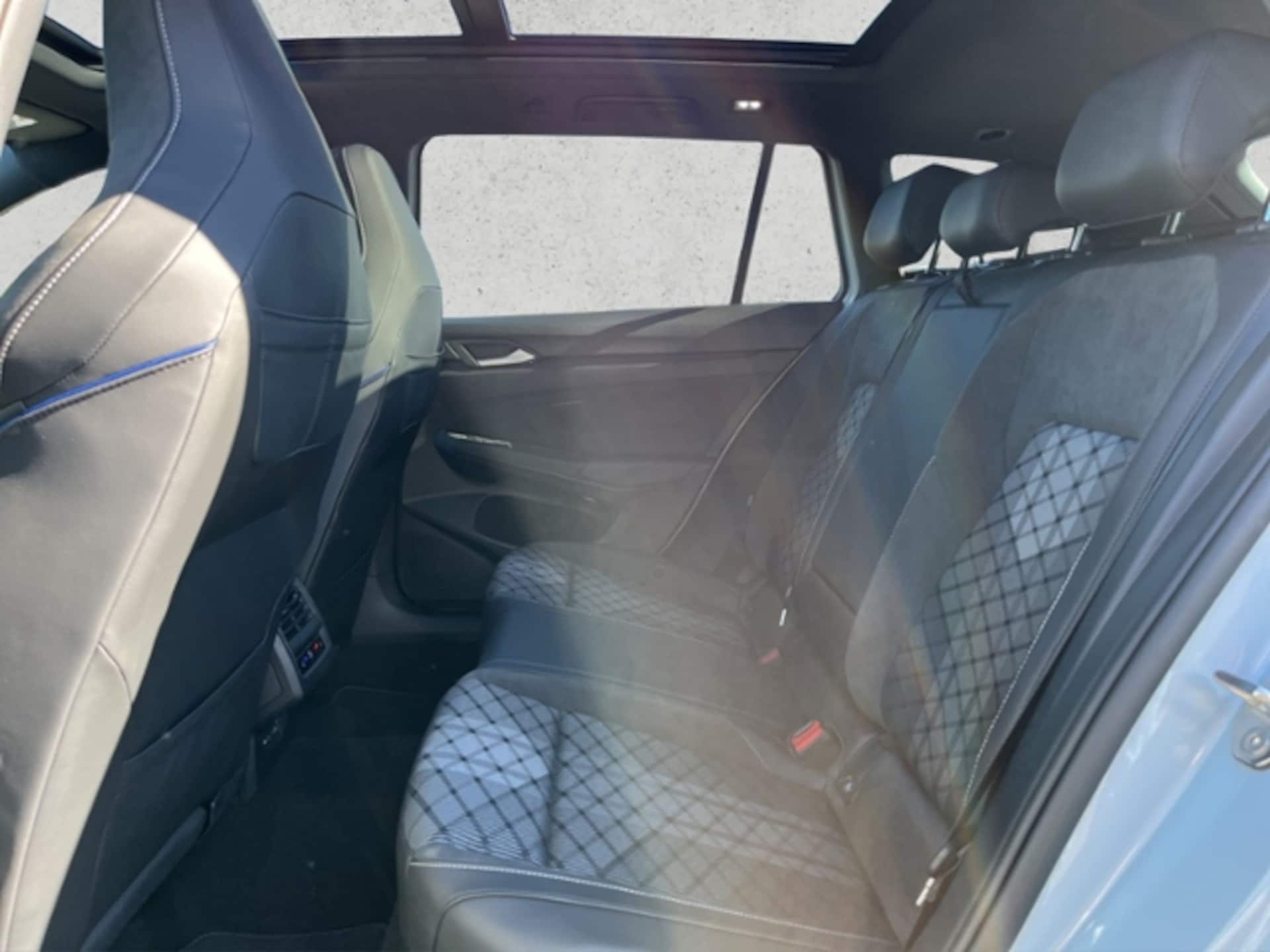 Volkswagen Golf Variant R-Line