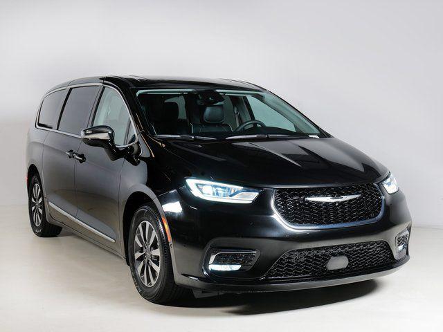 2023 Chrysler Pacifica Hybrid Limited Hybrid's photo