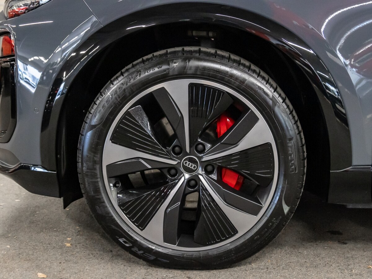 Image about Audi Q6 SUV e-tron e-tron quattro