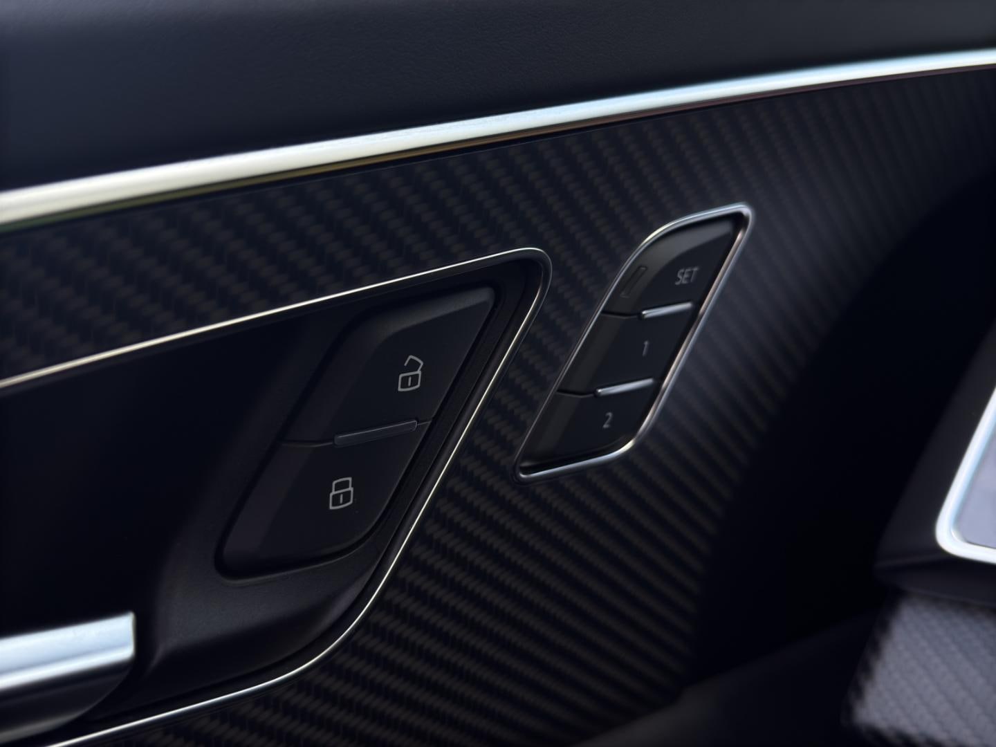 Bild über Audi RS Q8 TFSI quattro tiptronic - für weitere Informationen kontaktieren Sie den Audi Partner