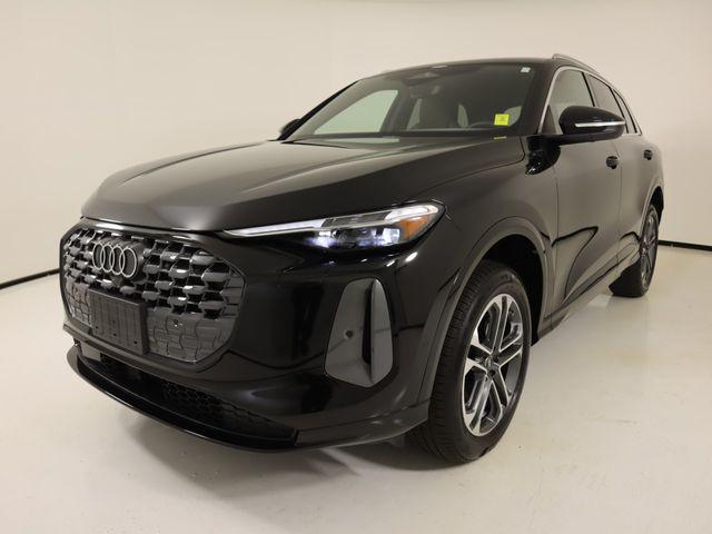 2025 Audi Q5 40 Premium Plus's photo
