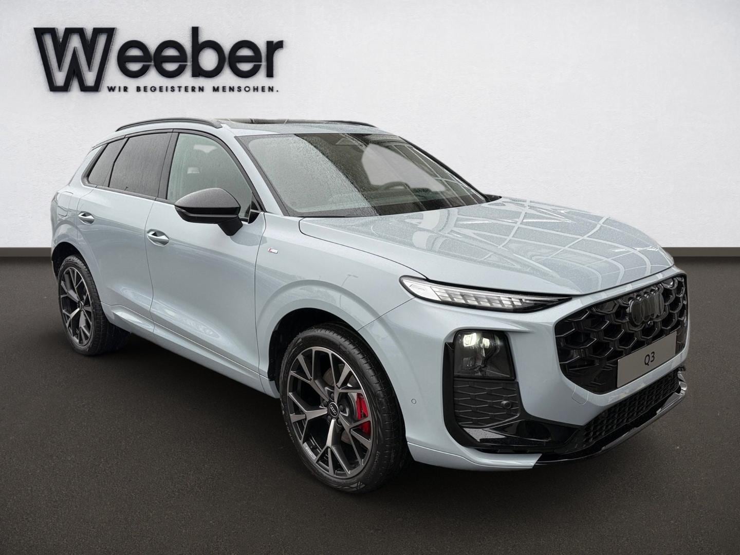 Bild über Audi Q3 SUV TFSI quattro 195 kW S tronic - für weitere Informationen kontaktieren Sie den Audi Partner