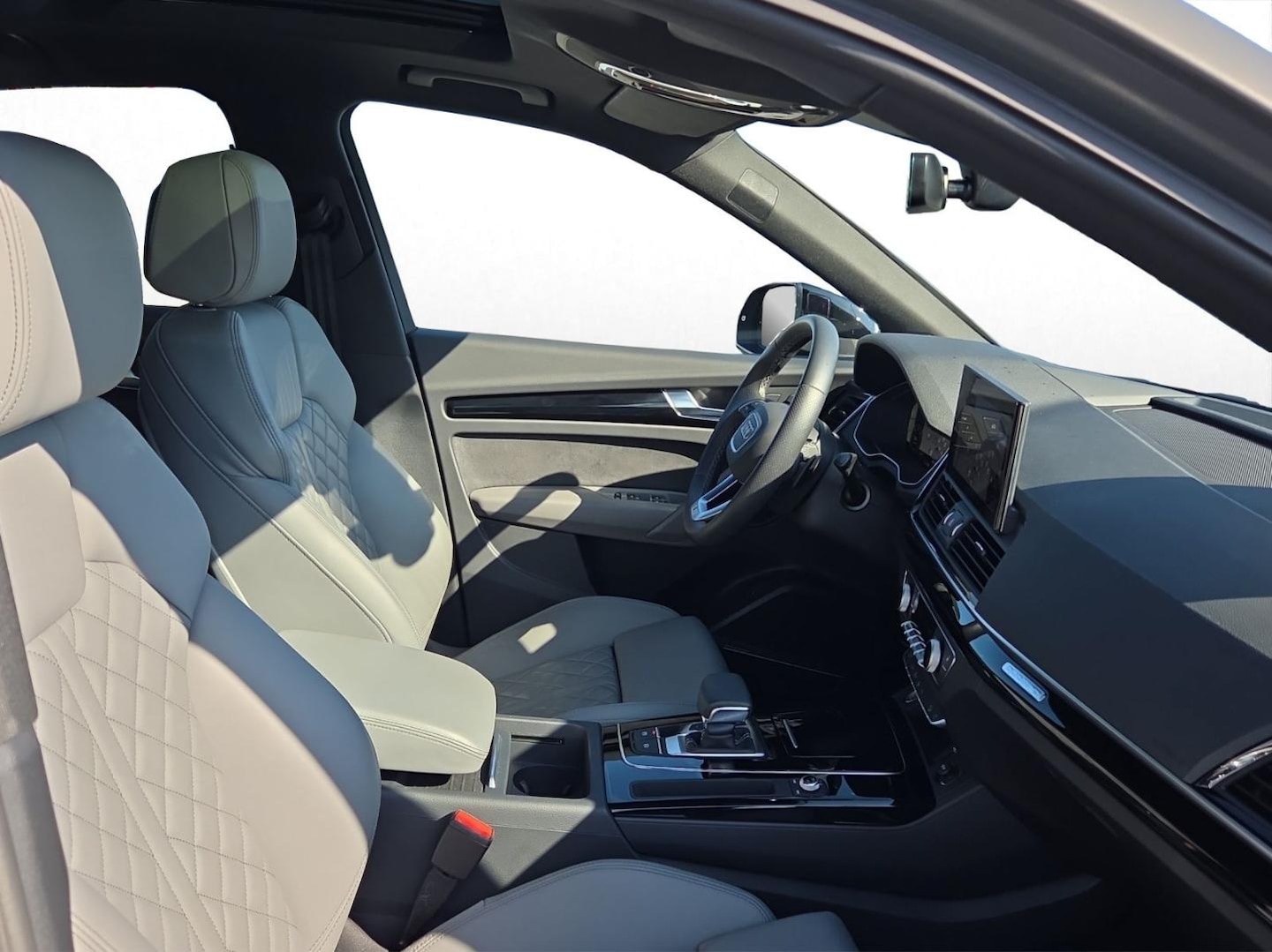 Bild über Audi Q5 Sportback 40 TDI quattro S tronic - für weitere Informationen kontaktieren Sie den Audi Partner