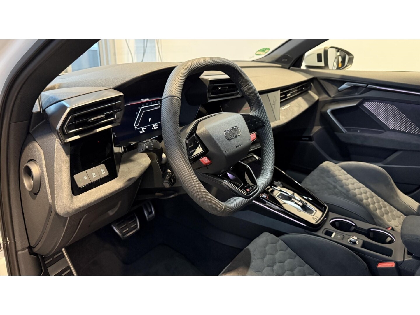 Image about Audi RS 3 Limousine TFSI quattro S tronic