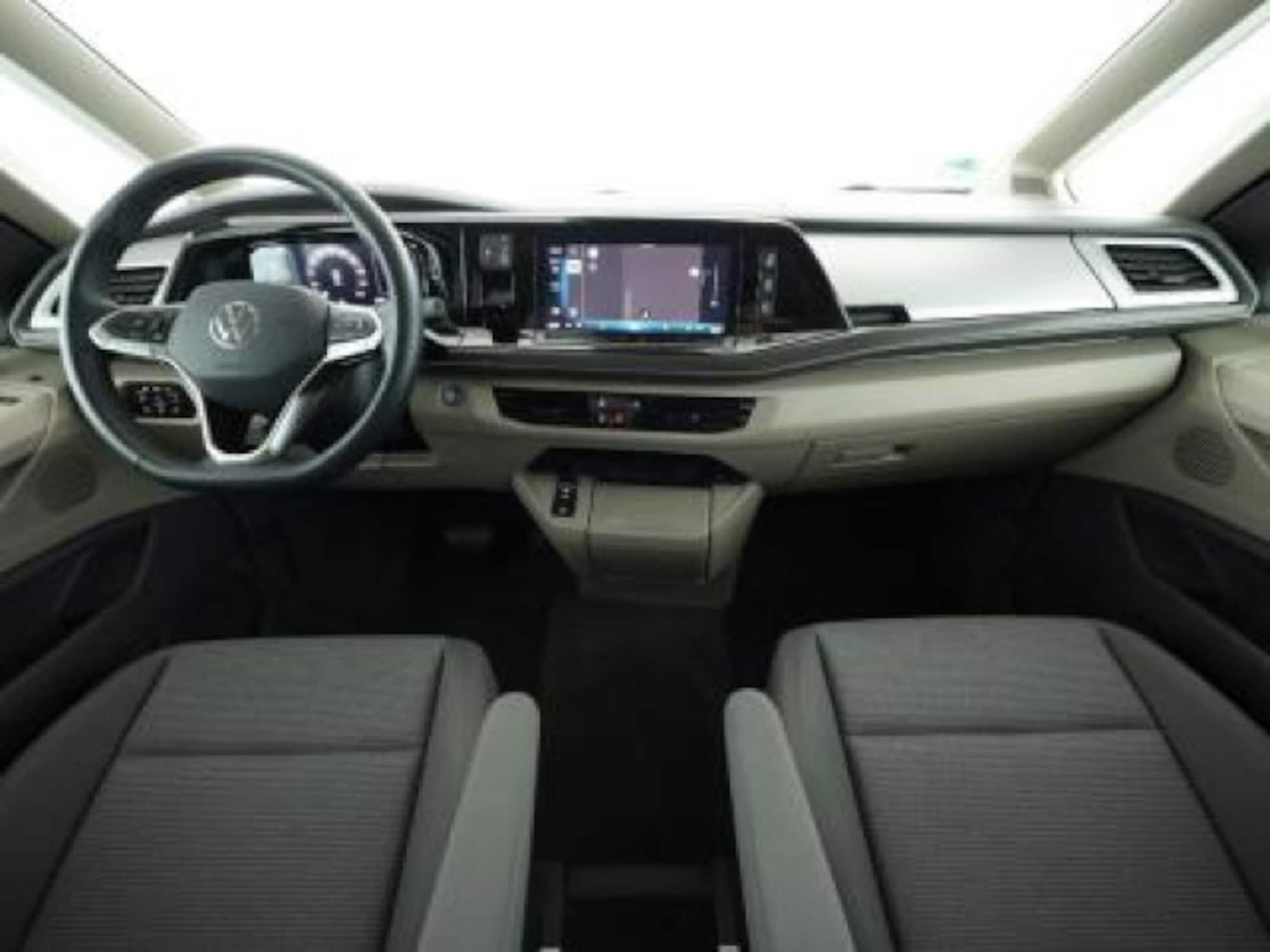 Volkswagen Multivan Langversion Basis-Modell
