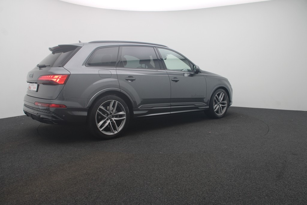 Image about Audi Q7 SUV TFSI e S line 55 TFSI e quattro tiptronic