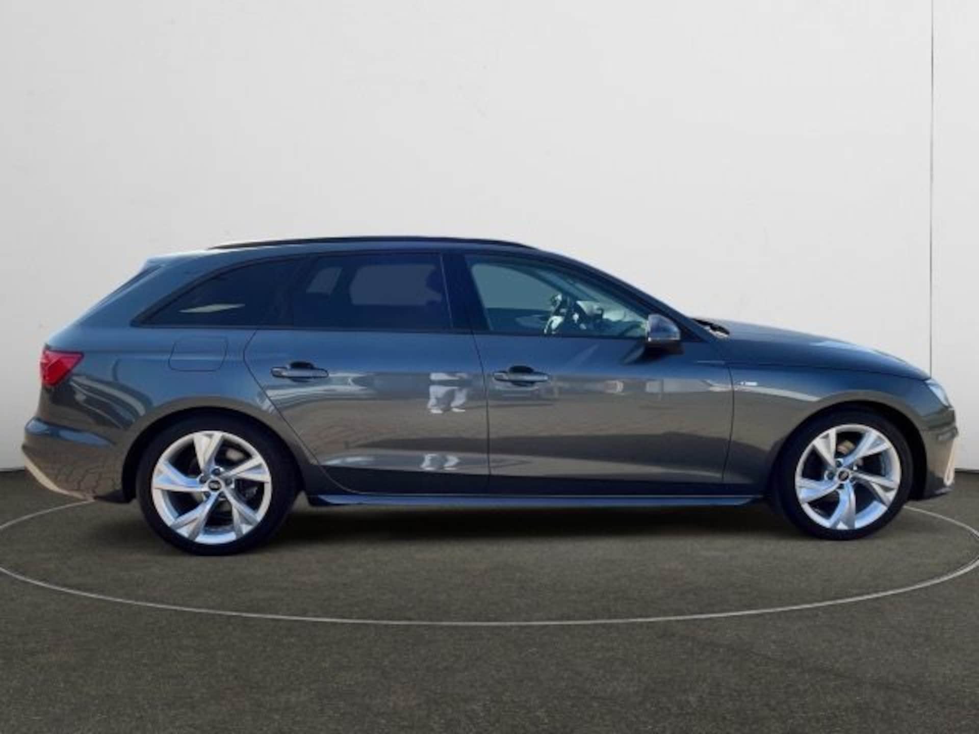 Audi A4 Avant S line