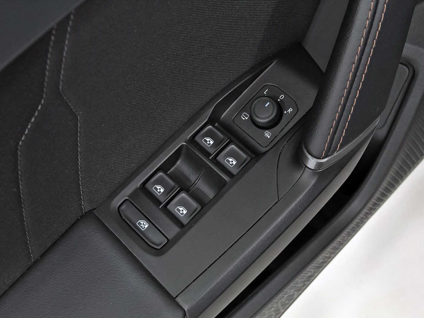 CUPRA Formentor 1.5 eTSI DSG 110 kW (150 CV) — photo 10
