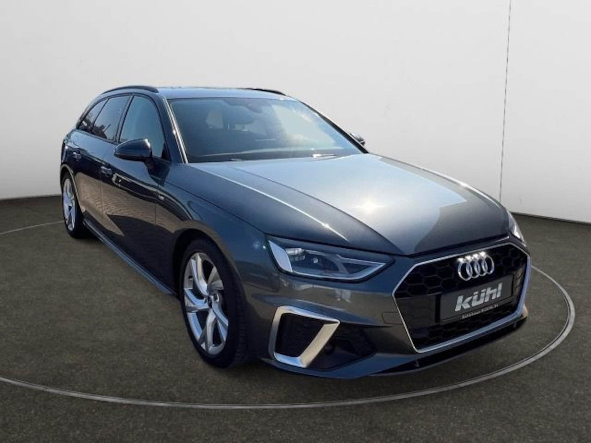 Audi A4 Avant S line