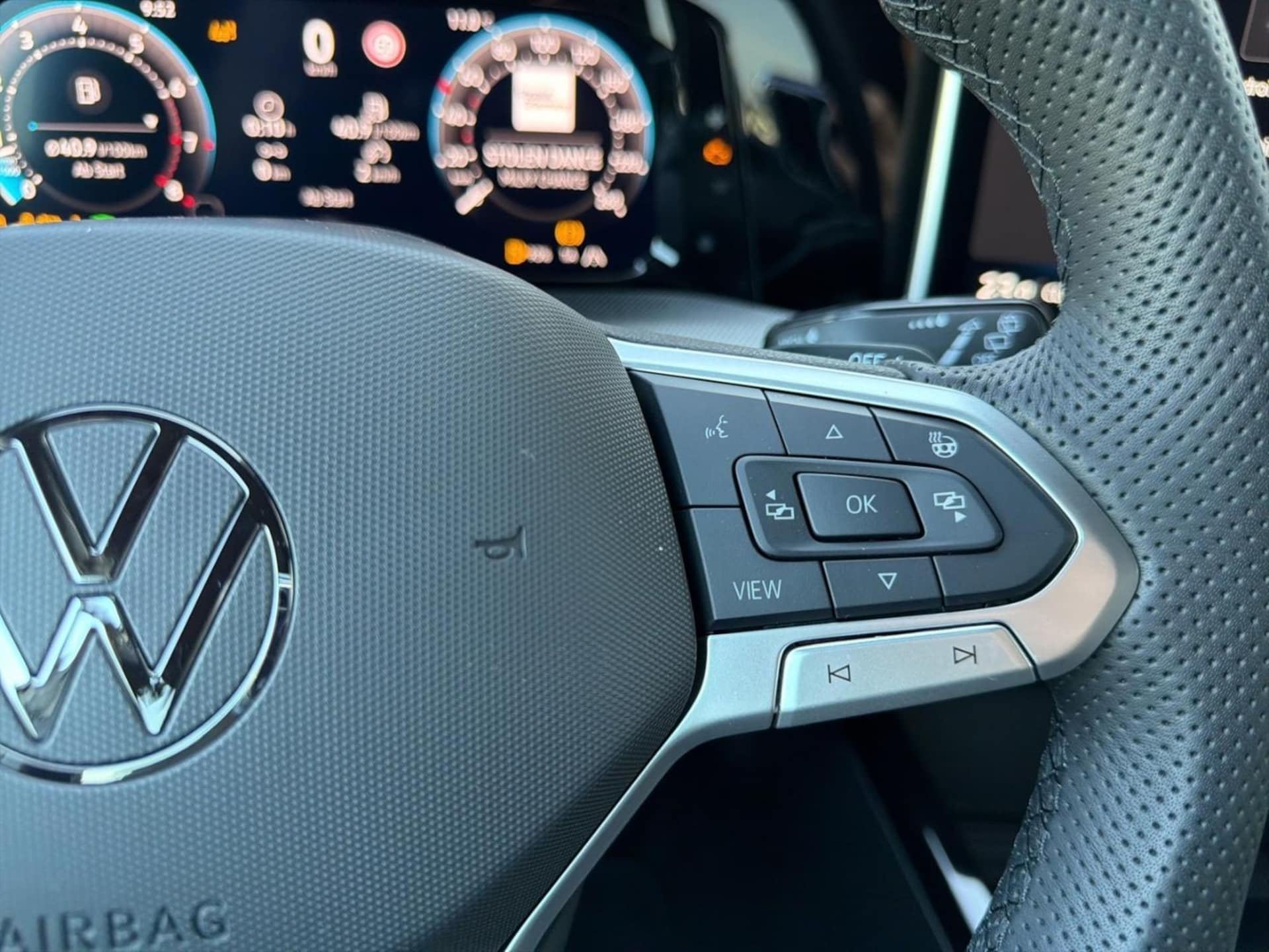 Volkswagen Golf R-Line