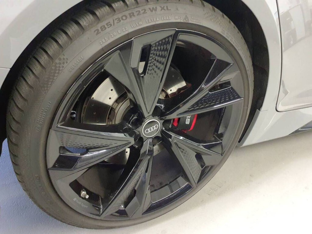 Image about Audi RS 6 Avant performance quattro tiptronic