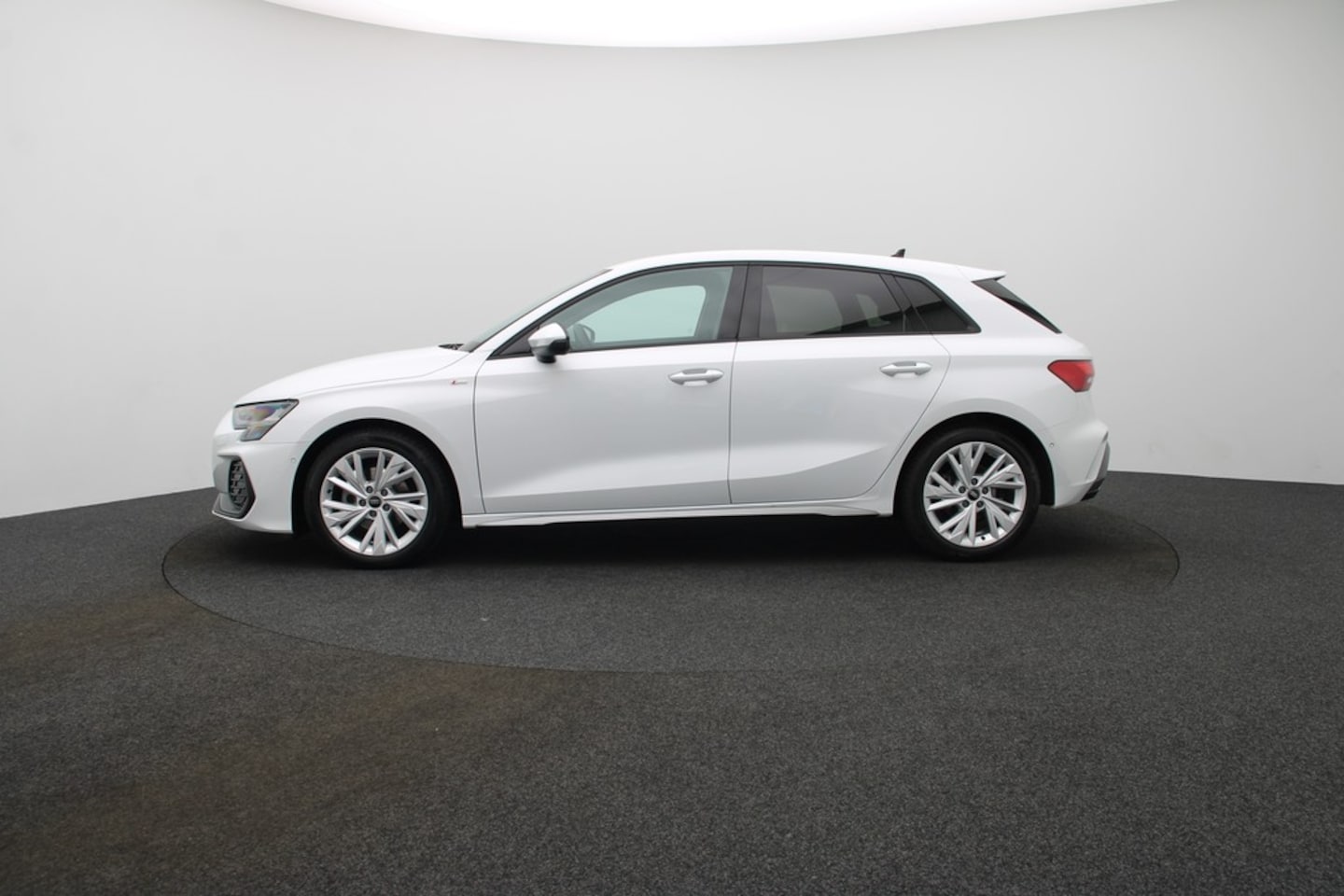 Bild über Audi A3 Sportback S line 35 TDI S tronic - für weitere Informationen kontaktieren Sie den Audi Partner
