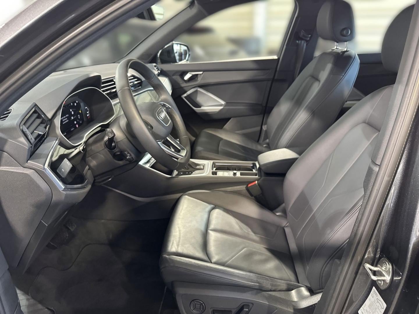 Bild über Audi Q3 S line 35 TDI S tronic - für weitere Informationen kontaktieren Sie den Audi Partner