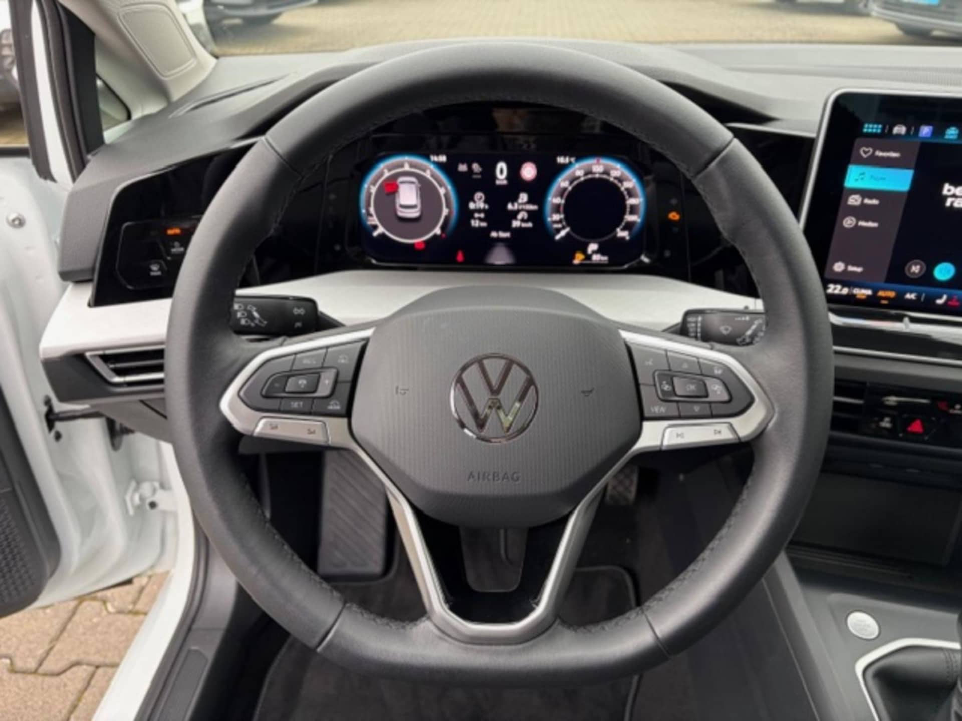 Volkswagen Golf Life