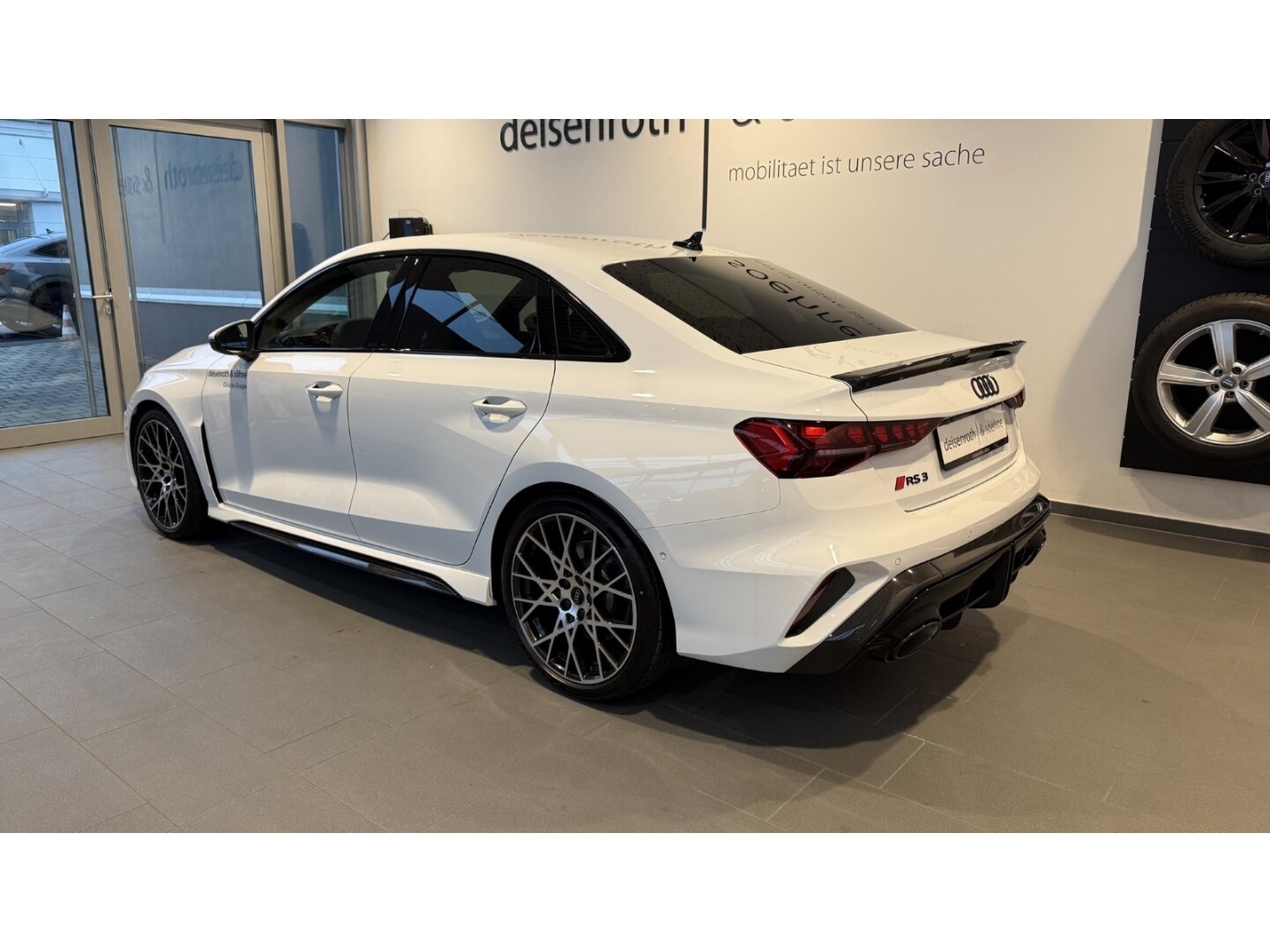 Image about Audi RS 3 Limousine TFSI quattro S tronic