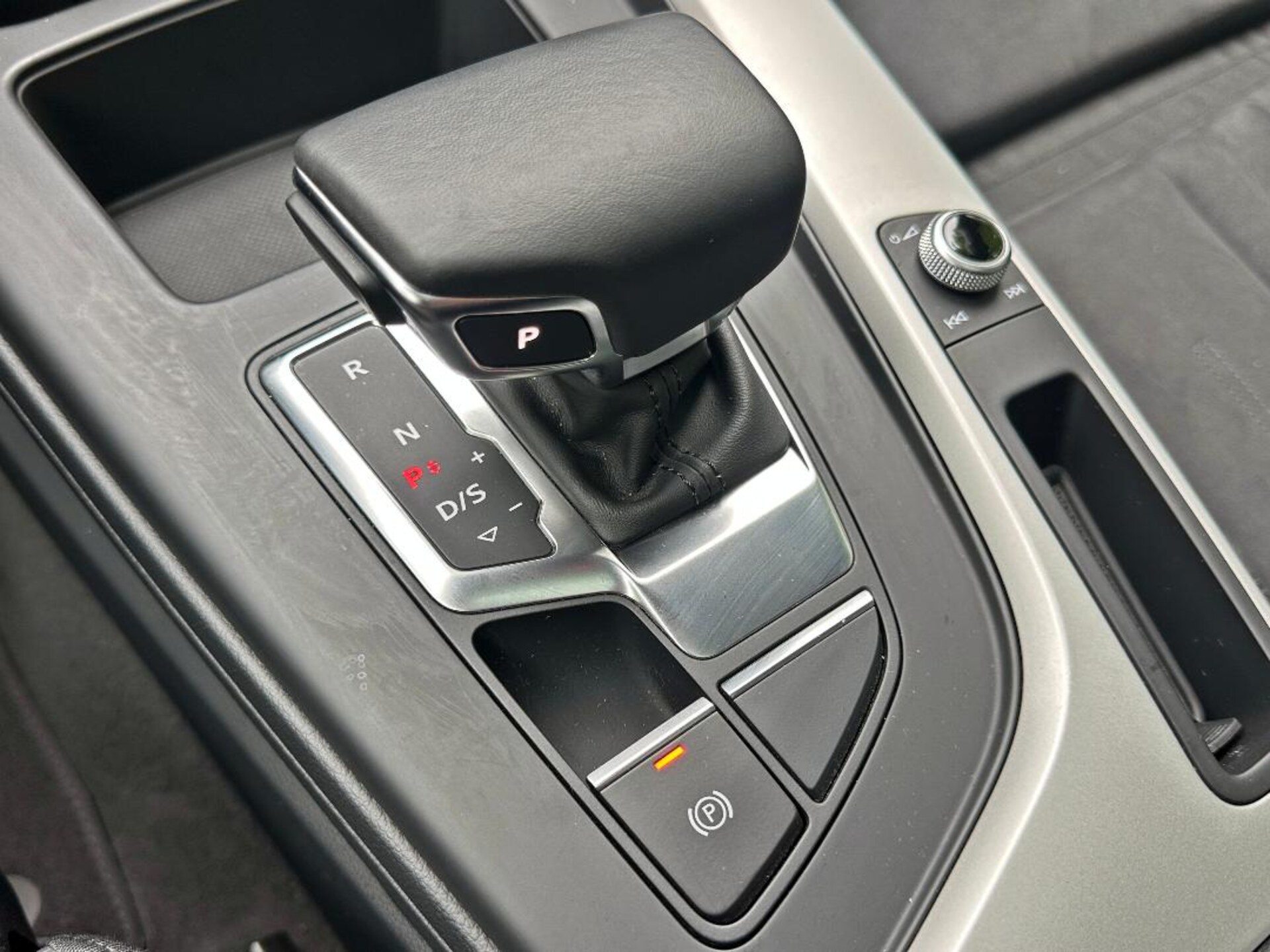 Audi A4 Avant S line