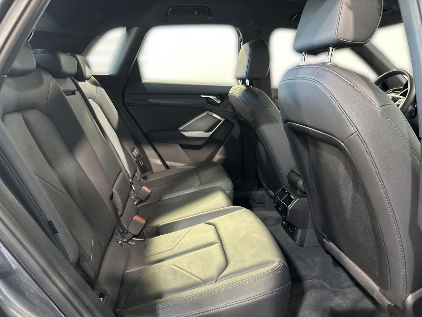 Bild über Audi Q3 S line 35 TDI S tronic - für weitere Informationen kontaktieren Sie den Audi Partner