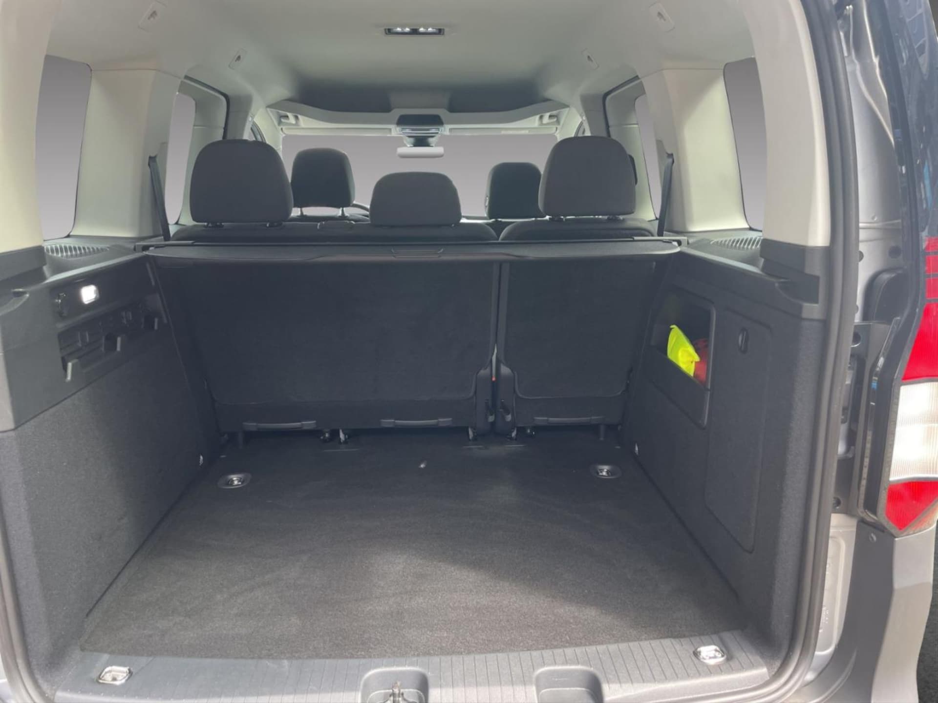 Volkswagen Caddy Basis-Modell