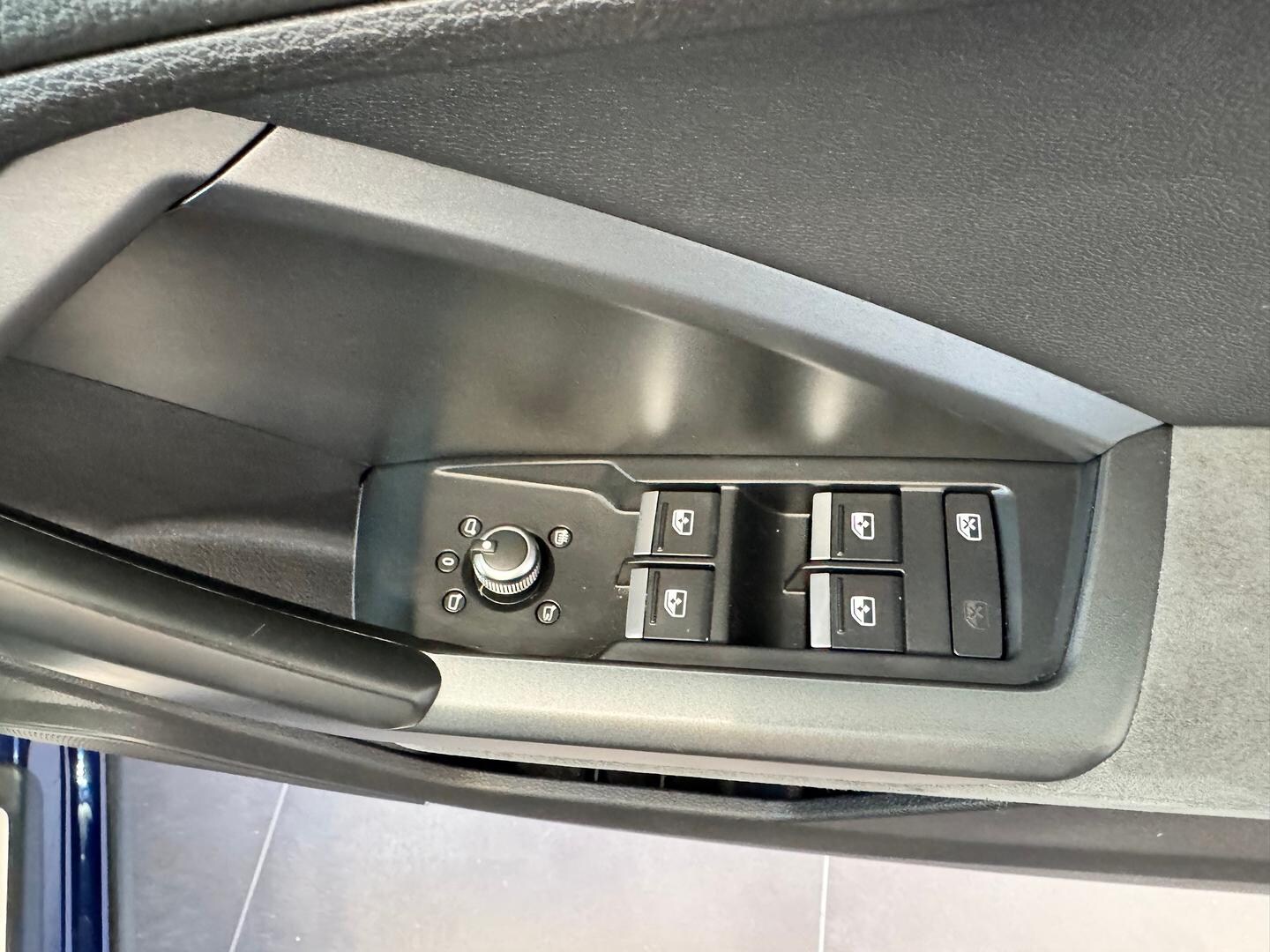 Image about Audi Q3 S line 40 TFSI quattro S tronic